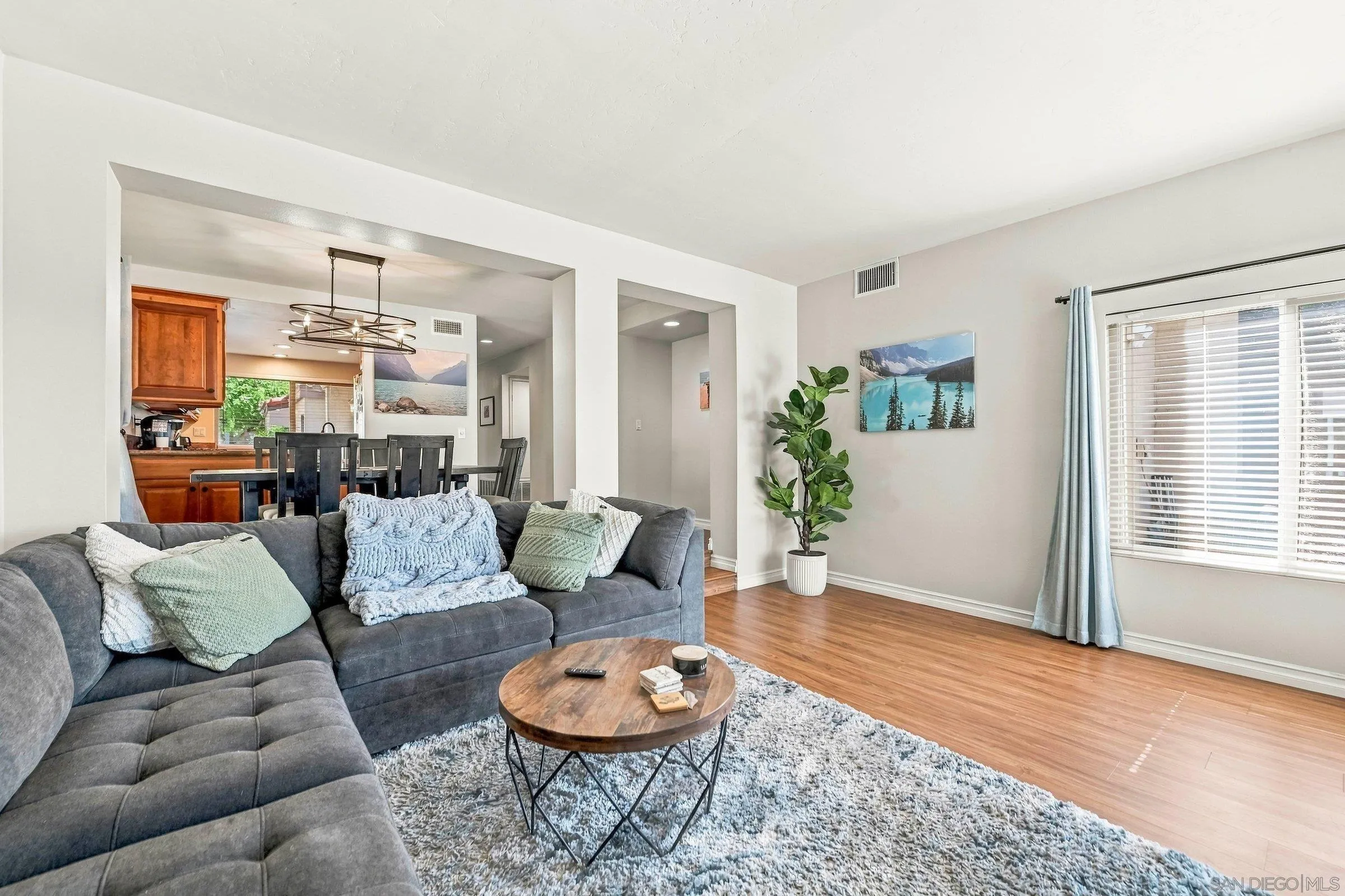 https://cdn.realtyfeed.com/cdn/127/260024939/c8a3f68a8e9122ad9b4febf1d7f7b321.webp