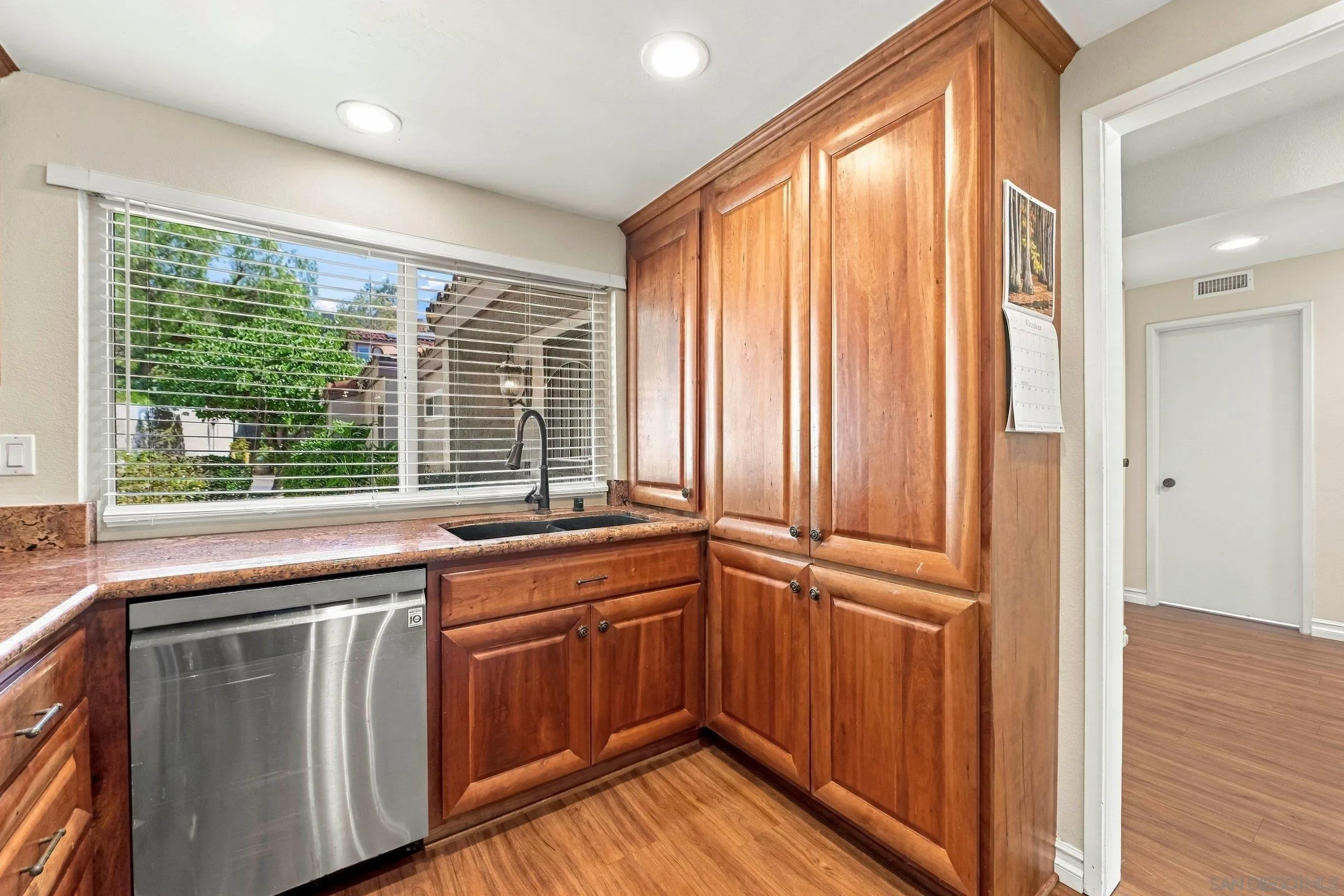 https://cdn.realtyfeed.com/cdn/127/260024939/d120aec2dd5e8301db4676257d8e800c.webp