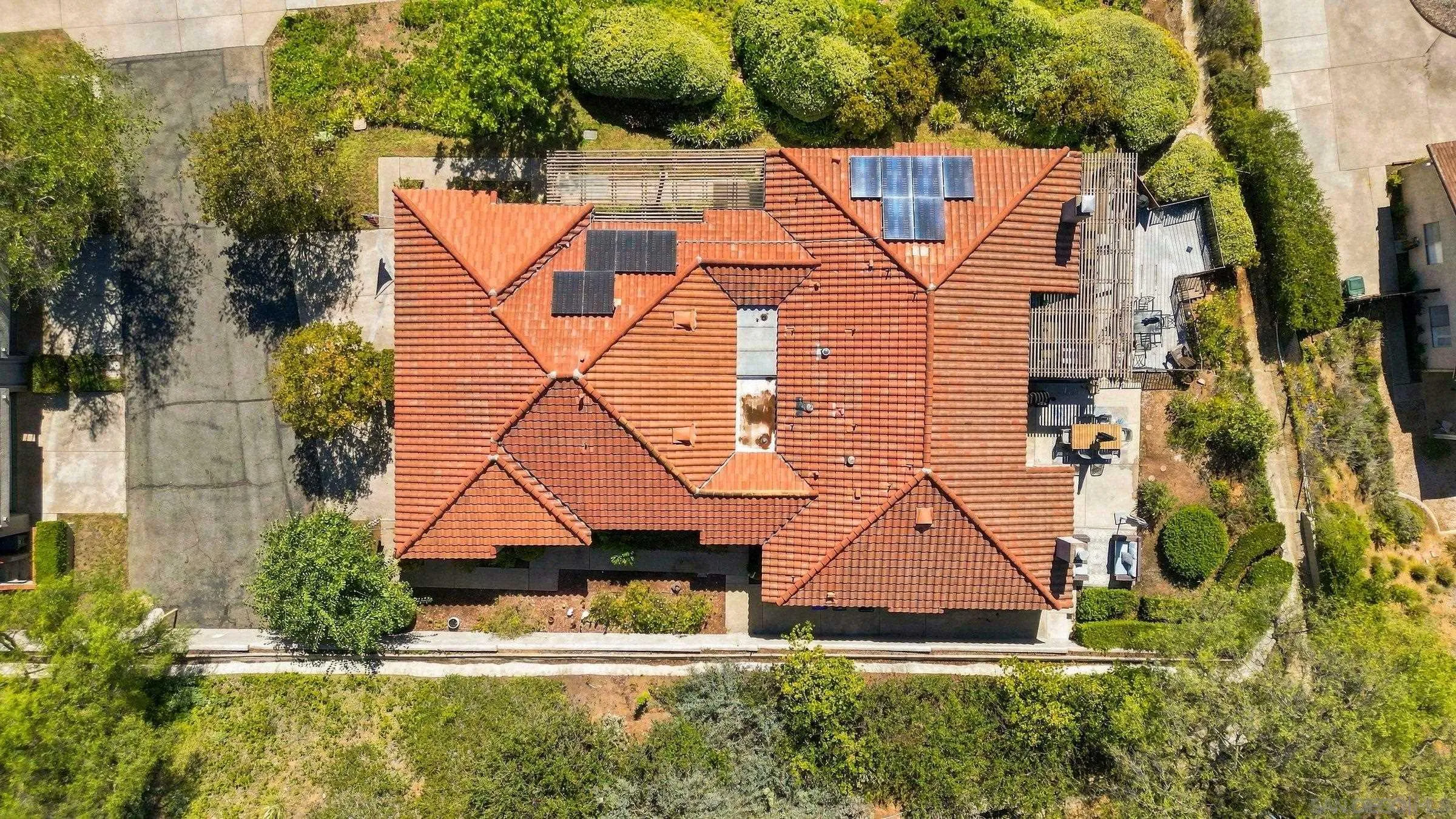 https://cdn.realtyfeed.com/cdn/127/260024939/d40fd5e2e4c1910fcb3c5c9a193544eb.webp