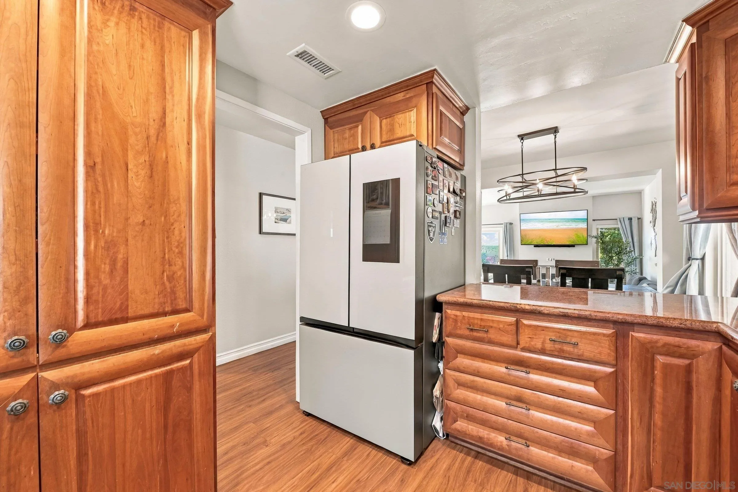 https://cdn.realtyfeed.com/cdn/127/260024939/d96ddba0218ccf3f26bb63f09337779a.webp