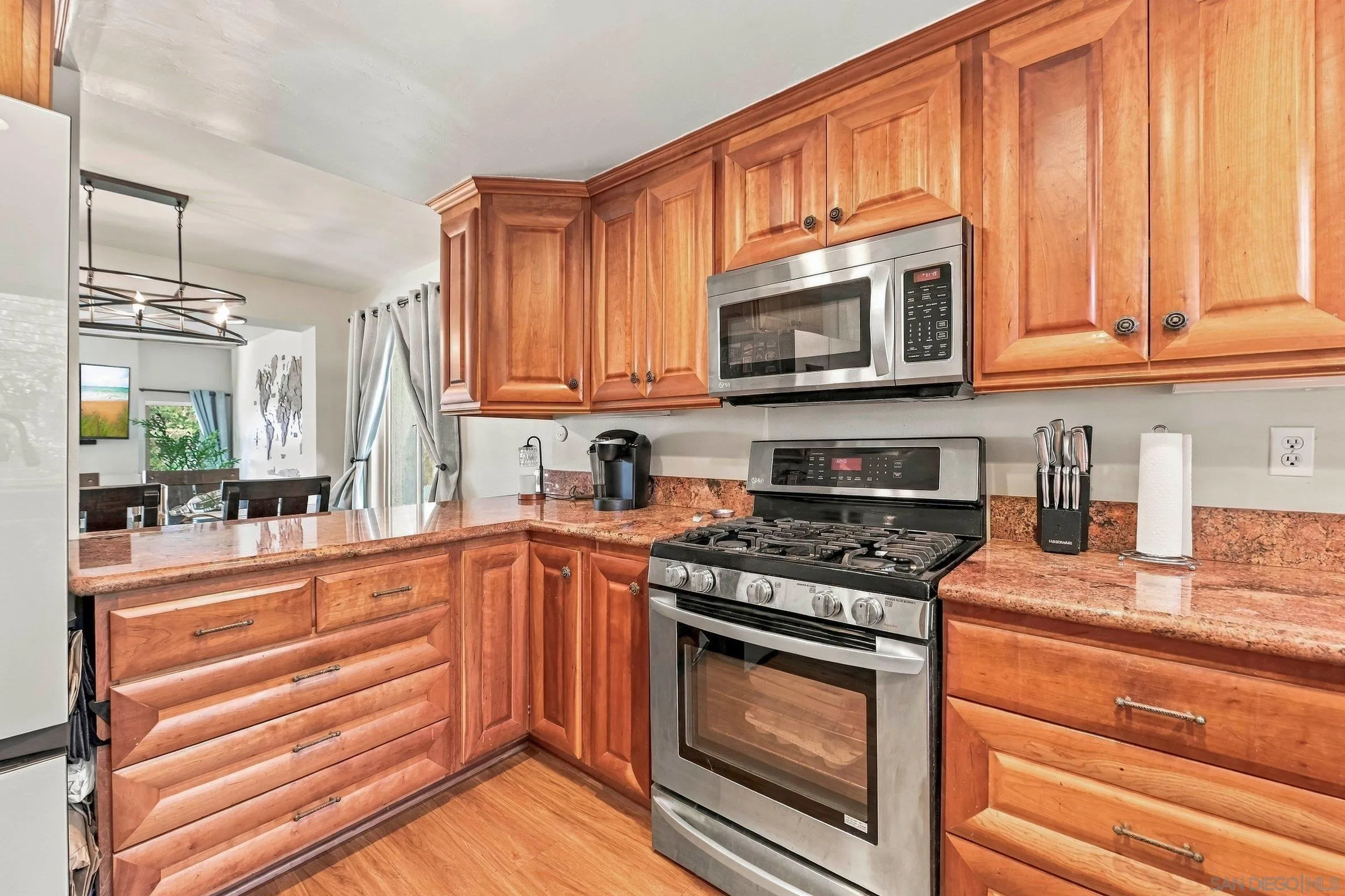 https://cdn.realtyfeed.com/cdn/127/260024939/db1bb9ba5727561c8238ebae82dbae85.webp