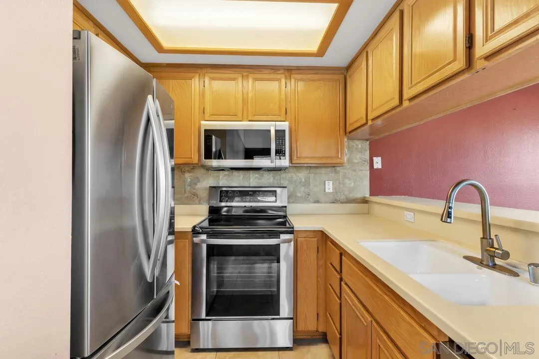 https://cdn.realtyfeed.com/cdn/127/260024941/1c4c5a3f24bc064676829a65817eeee8.webp