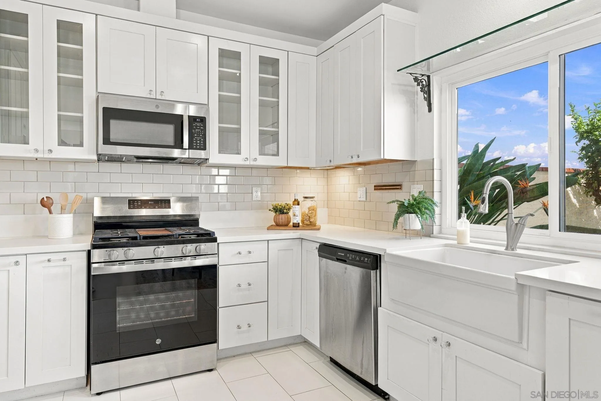 https://cdn.realtyfeed.com/cdn/127/260024945/4453ed45fbe42a4d8cee8dfad63ff4ef.webp