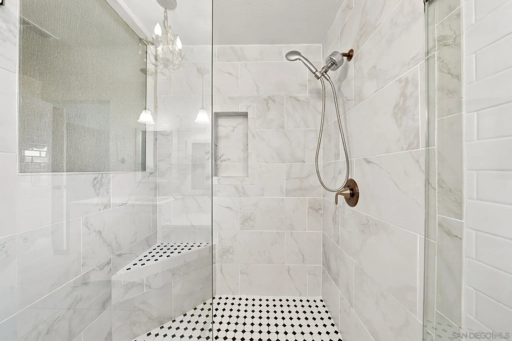 https://cdn.realtyfeed.com/cdn/127/260024945/4ca67f14a0242215a7256b3570a279d4.webp