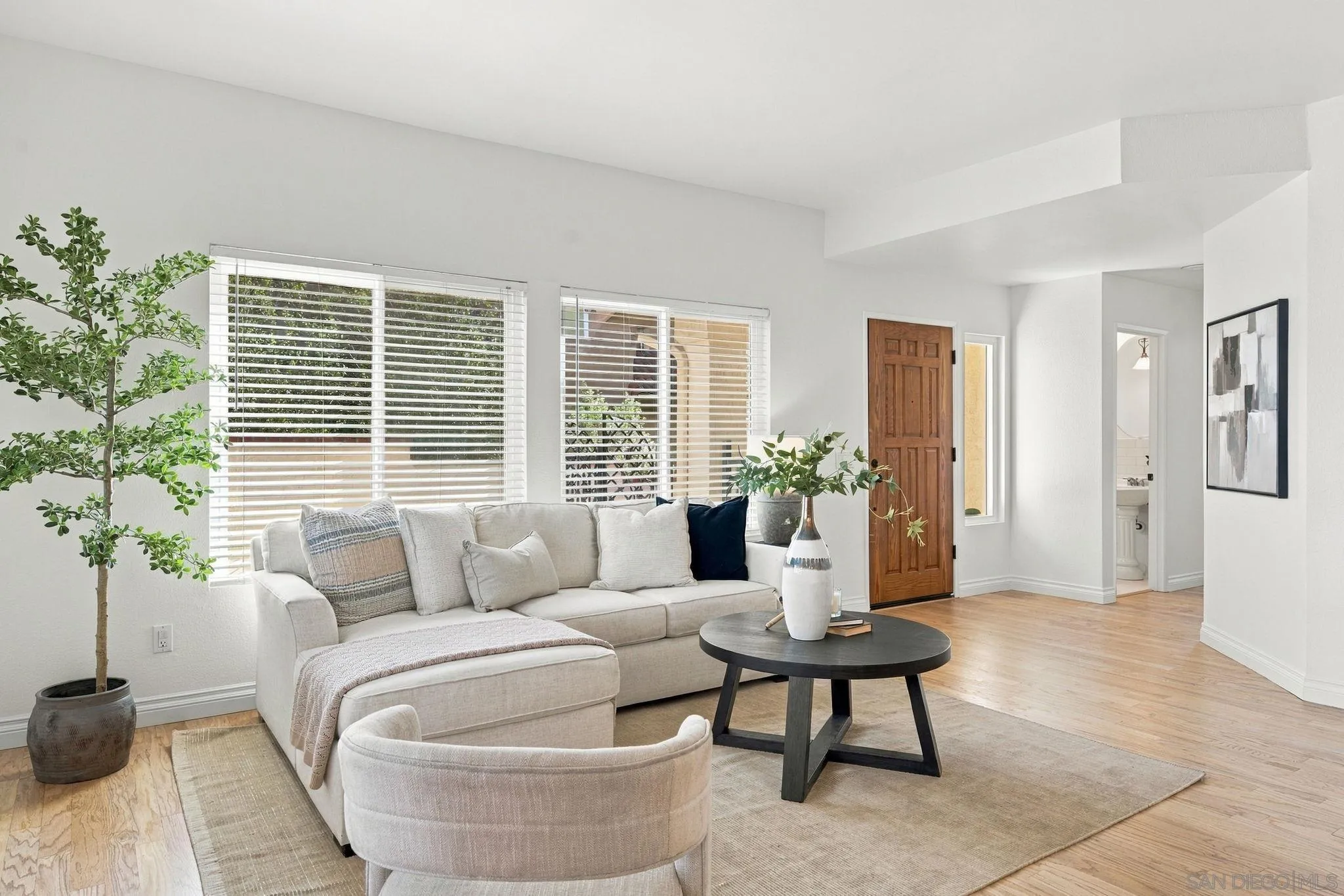 https://cdn.realtyfeed.com/cdn/127/260024945/652fea1dc8480e526b9731c19aa7d9bd.webp