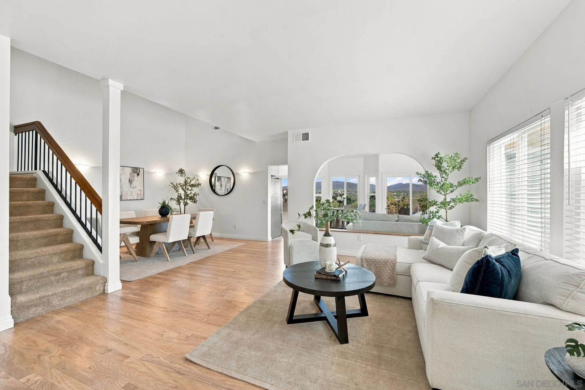 https://cdn.realtyfeed.com/cdn/127/260024945/92d362a407ac7e24479f1d9c5cd37ea1.webp