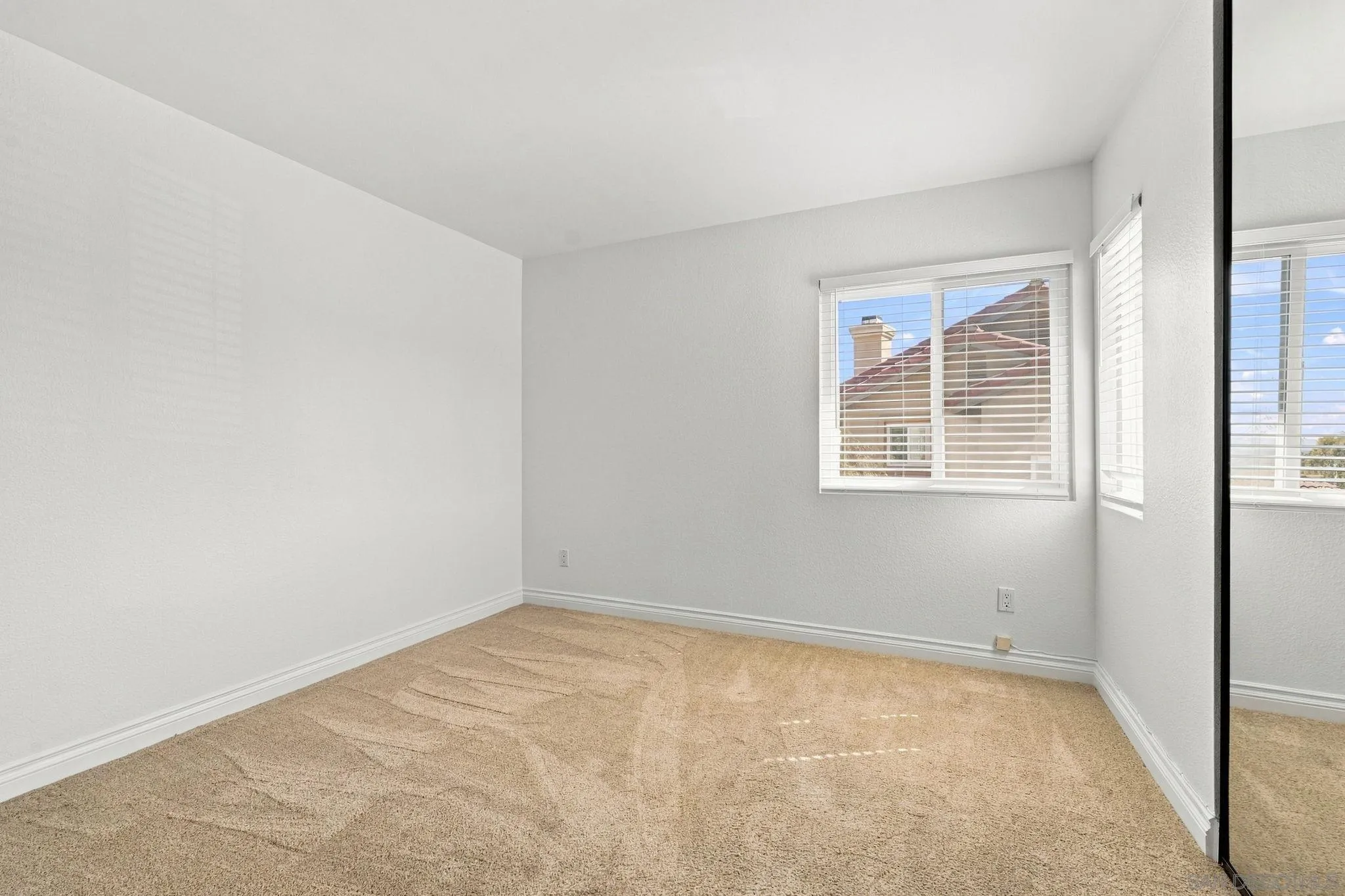 https://cdn.realtyfeed.com/cdn/127/260024945/a5b3e2de15ec45d2fe4c0c2e0edb452c.webp