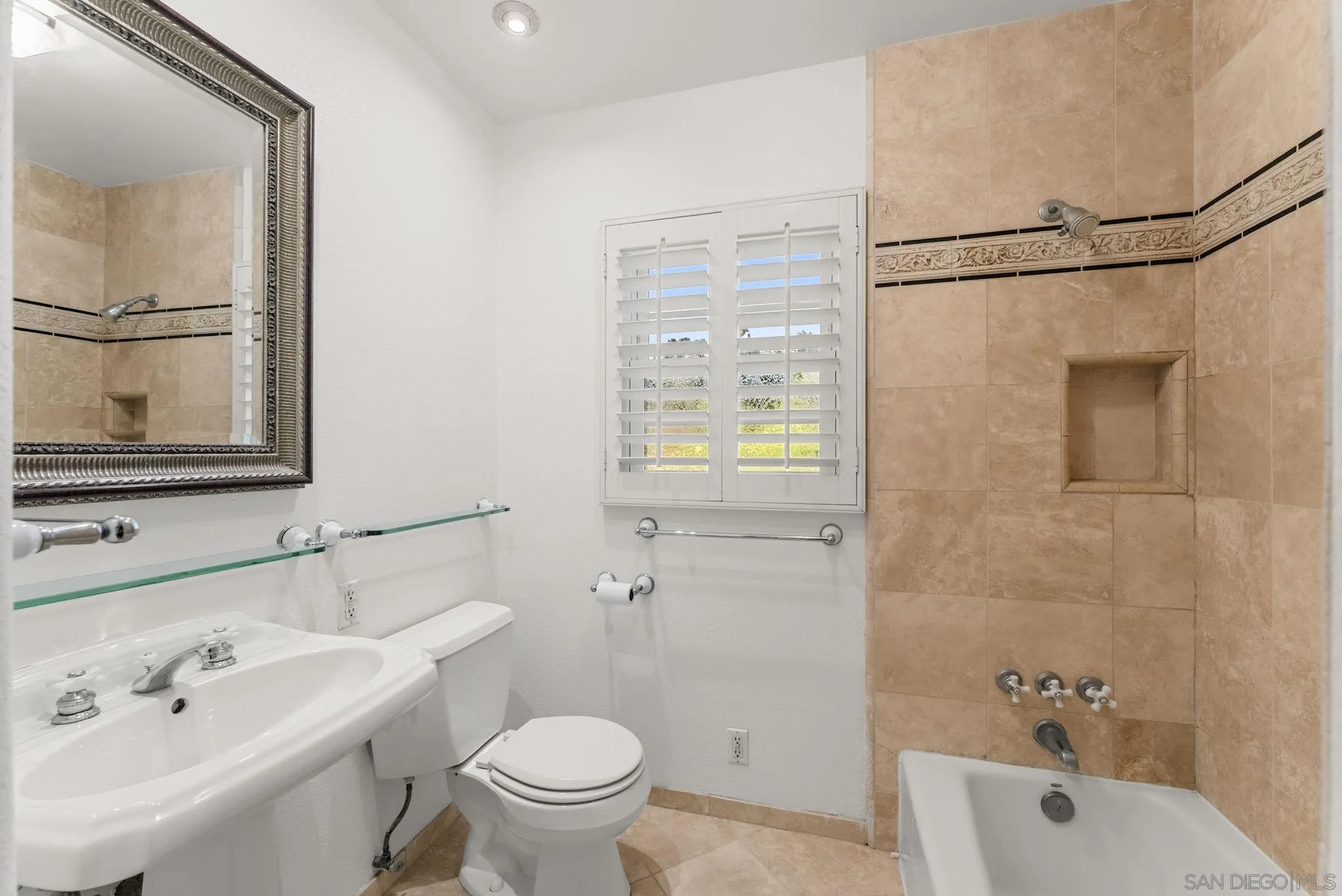 https://cdn.realtyfeed.com/cdn/127/260024946/15c8ff480af9e76b00ff3fb3e7922129.webp