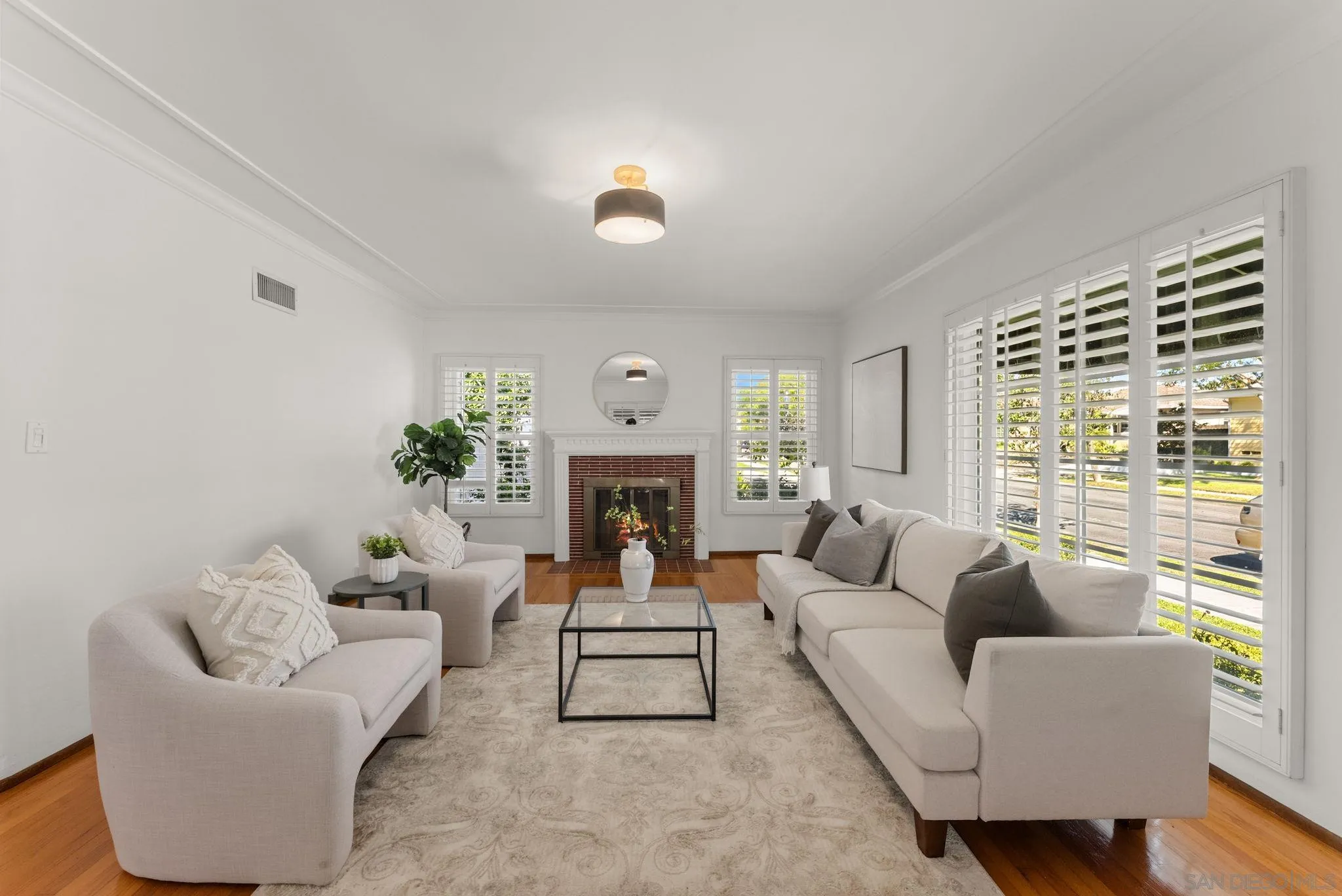 https://cdn.realtyfeed.com/cdn/127/260024946/24668e91378d2a711edbd07114add112.webp