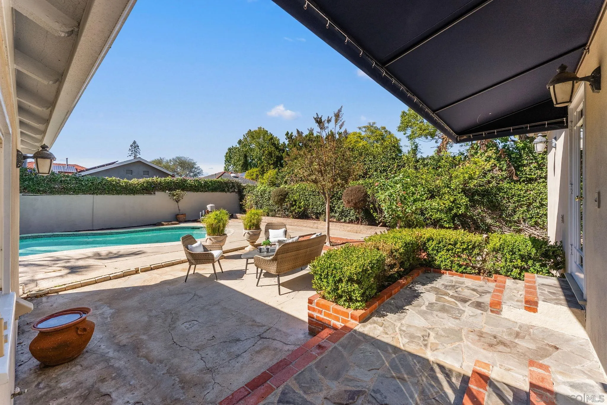 https://cdn.realtyfeed.com/cdn/127/260024946/4c3bccfbd08b8f5b66c2c5ee79fe11b7.webp