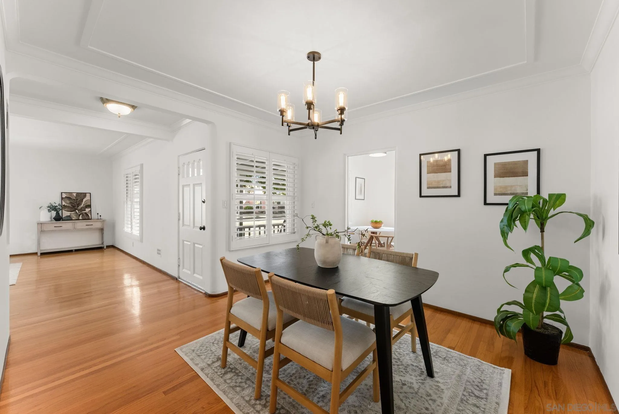 https://cdn.realtyfeed.com/cdn/127/260024946/92b33f040781704300dd7917ec8f81a0.webp