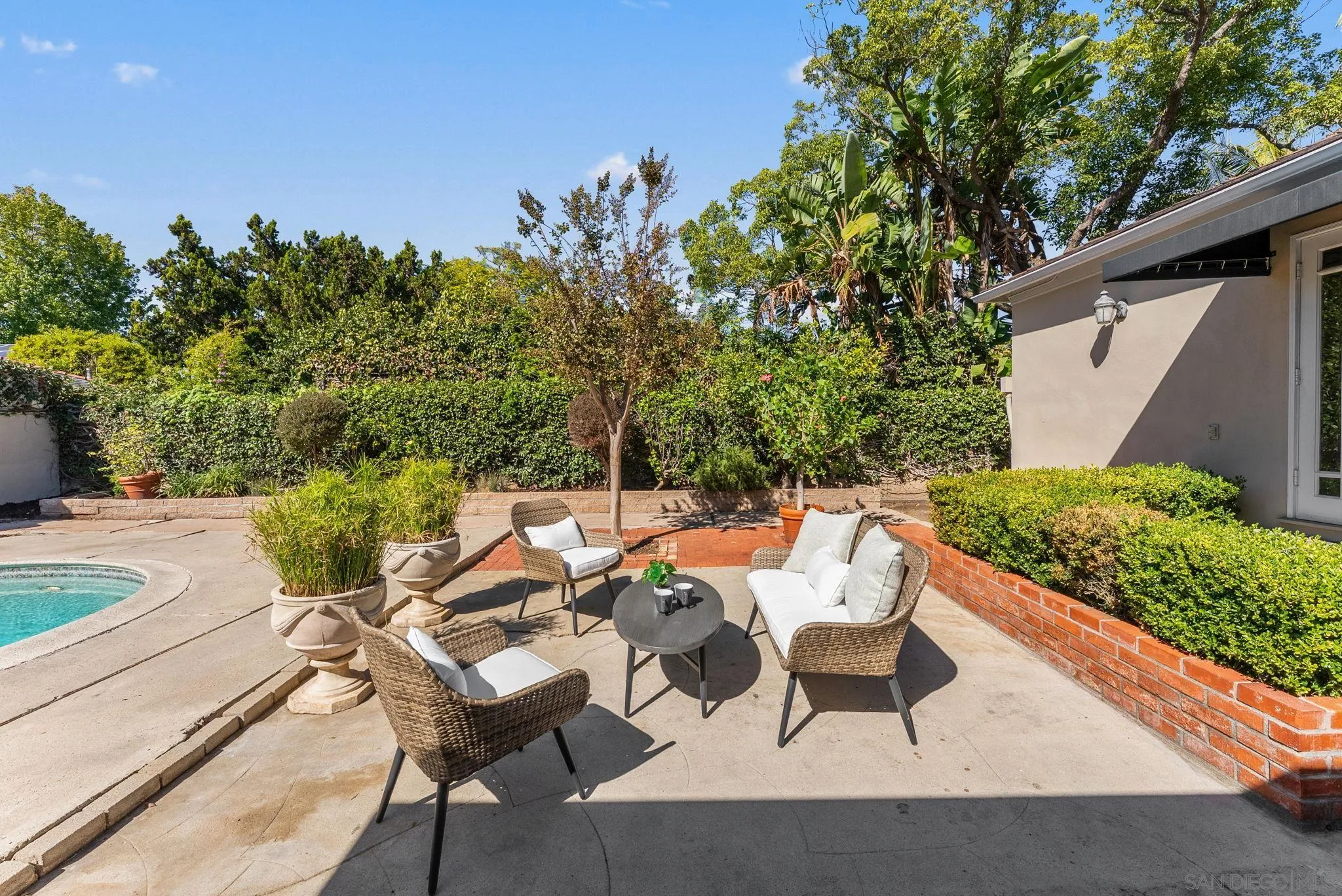 https://cdn.realtyfeed.com/cdn/127/260024946/abad8bdf93f23e3d6fc032e06cfdee8c.webp