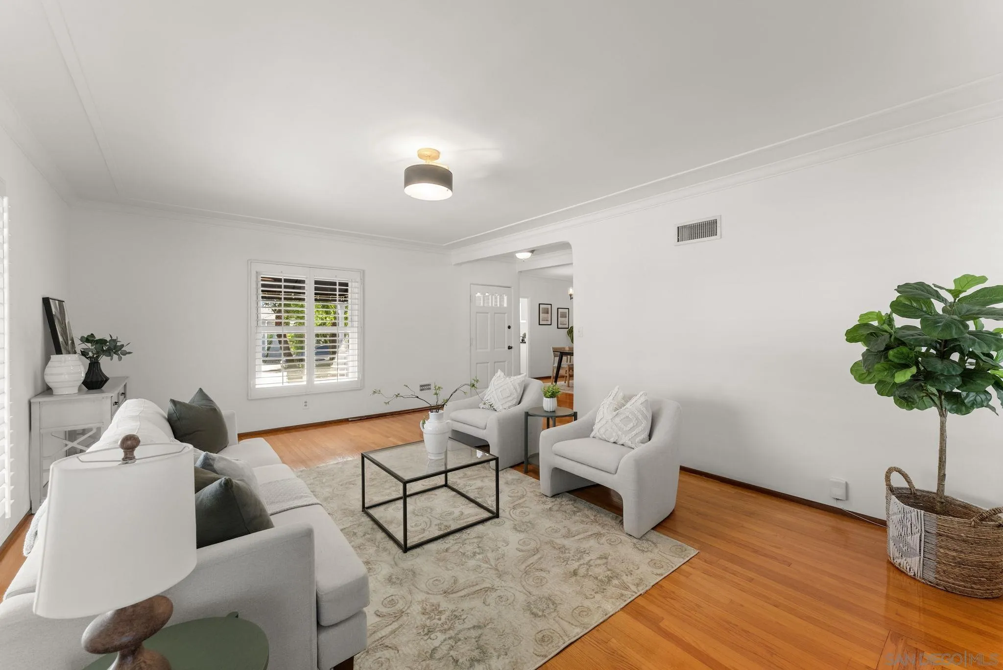 https://cdn.realtyfeed.com/cdn/127/260024946/efd1823a4b7aeff945dc8e2513010b99.webp