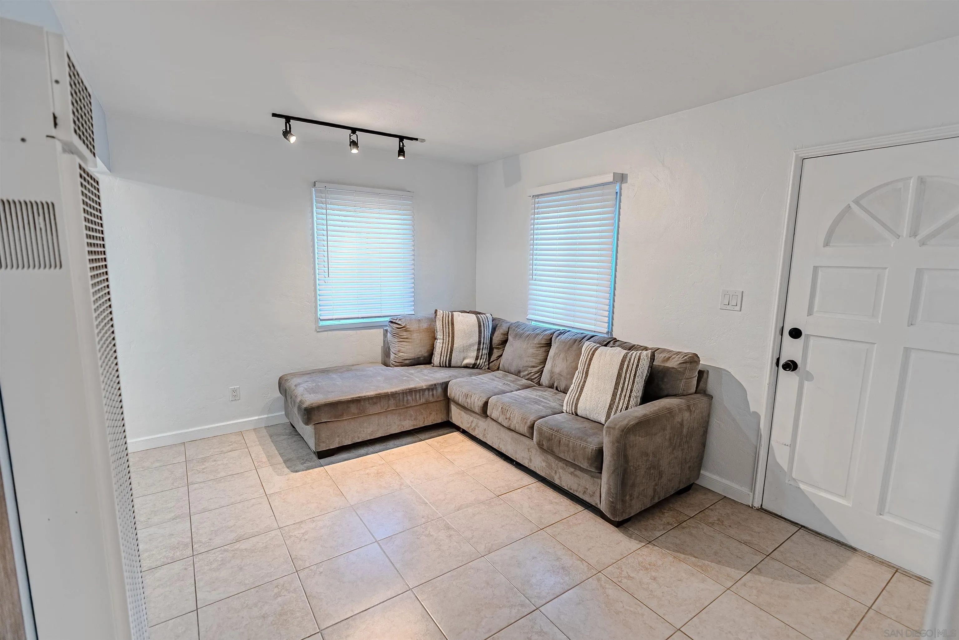 1566 Reed Ave, San Diego, CA 92109, photo 22