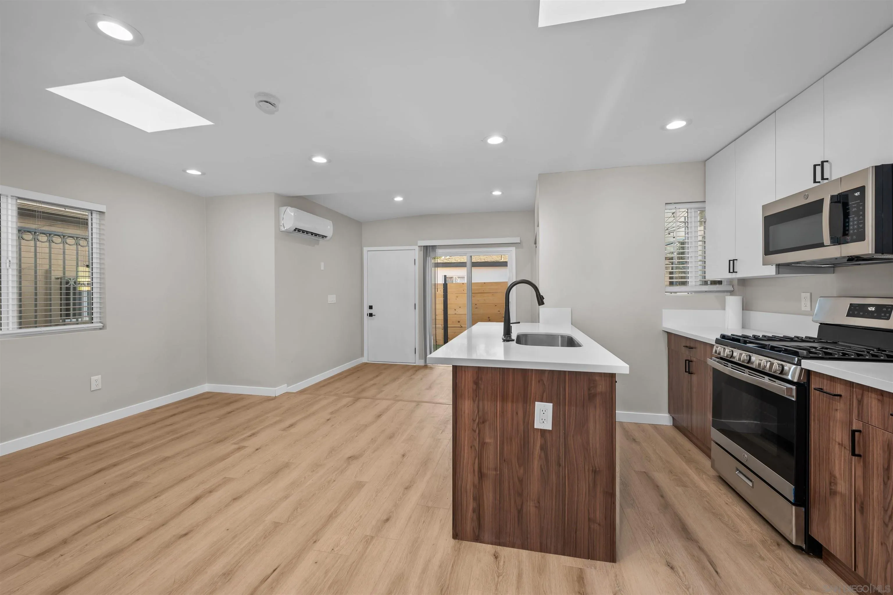 1566 Reed Ave, San Diego, CA 92109, photo 13