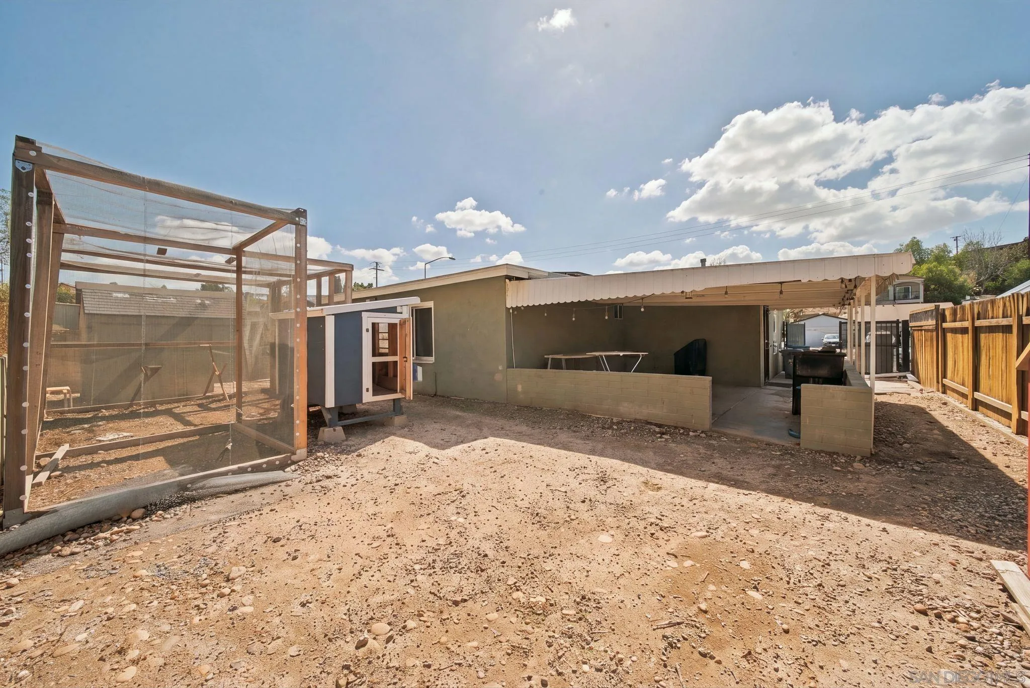 https://cdn.realtyfeed.com/cdn/127/260024960/939fd0399c75c385c7582be75fd7aae8.webp