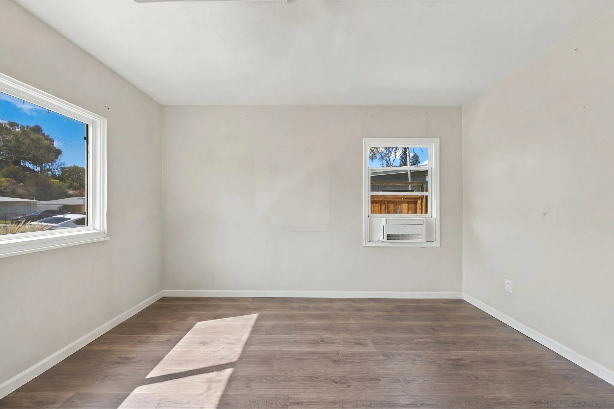 https://cdn.realtyfeed.com/cdn/127/260024960/cdab9f8a17f8d147908af45e2113a12e.webp