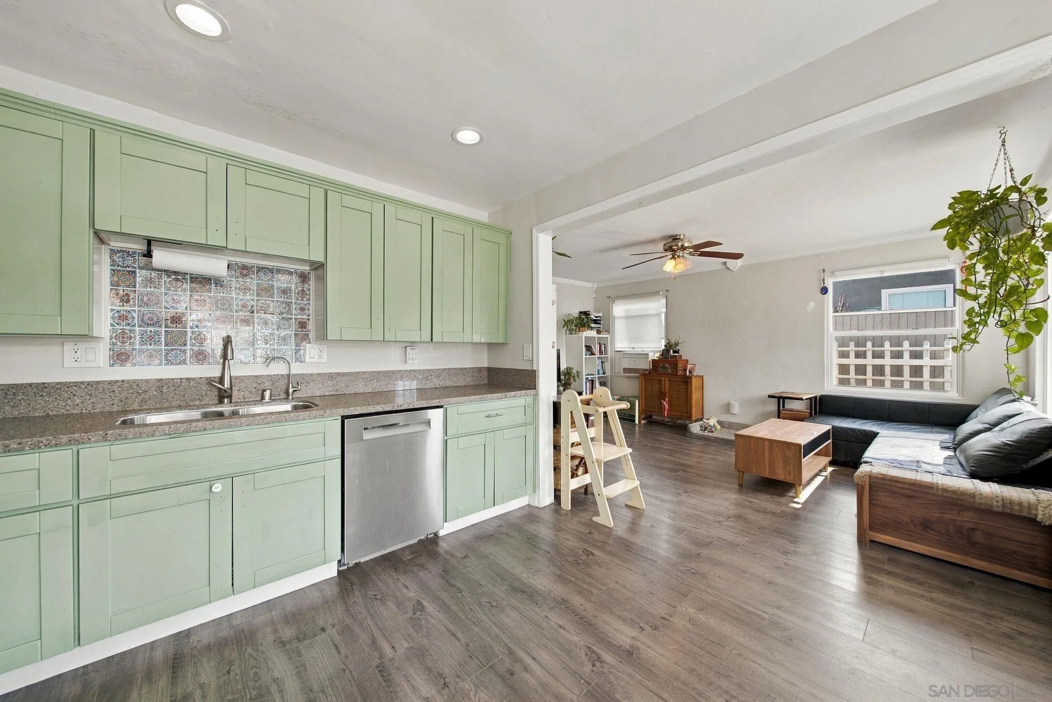 https://cdn.realtyfeed.com/cdn/127/260024960/f4d62cf6c36dffcdea9a3bbe41a49338.webp