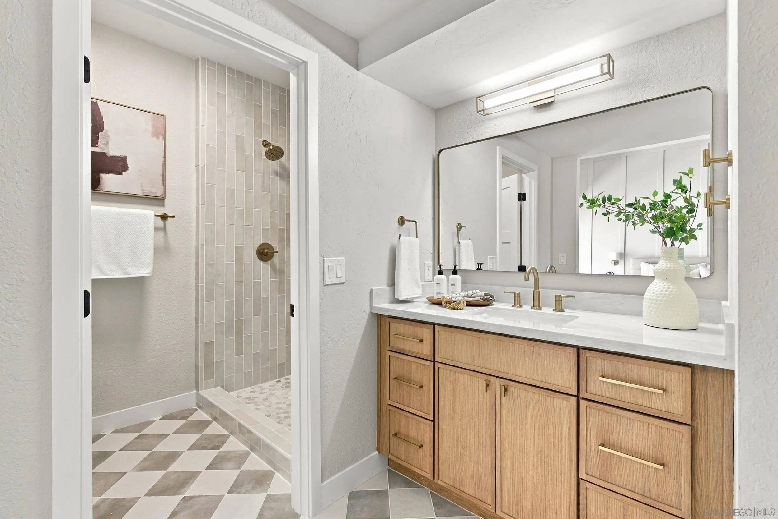 https://cdn.realtyfeed.com/cdn/127/260024965/0f1672ec573f4c3aab3196657d10b524.webp