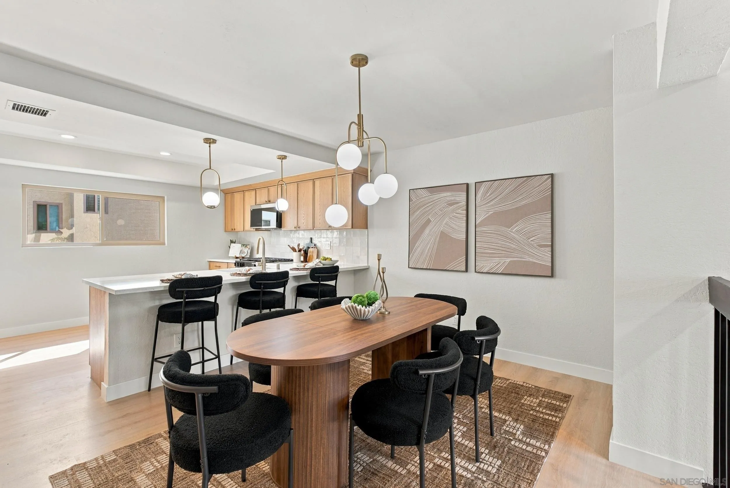 https://cdn.realtyfeed.com/cdn/127/260024965/1b13e0a45d85da92e39d451dad21bbf6.webp