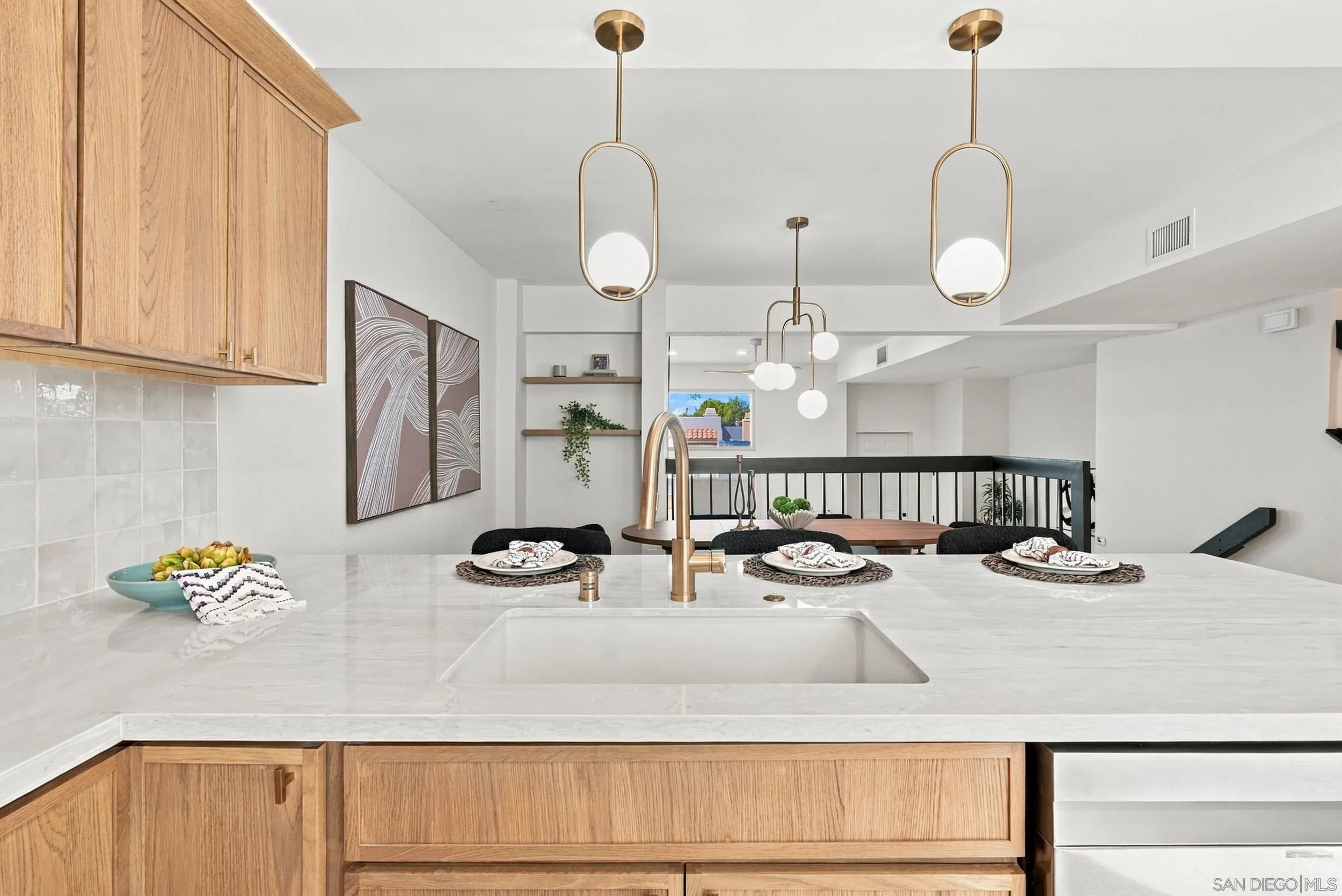 https://cdn.realtyfeed.com/cdn/127/260024965/73ddfe7cea618e3853d534ba162c7542.webp
