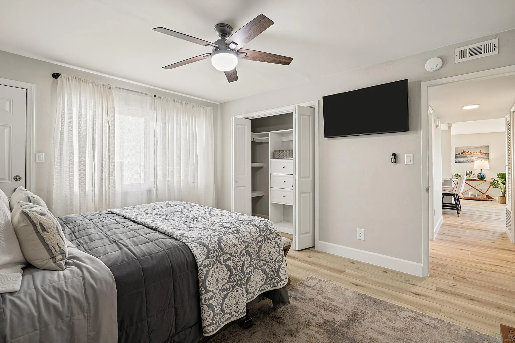 https://cdn.realtyfeed.com/cdn/127/260024983/11393802ec78fceb7fc7a0e46e6f26b2.webp
