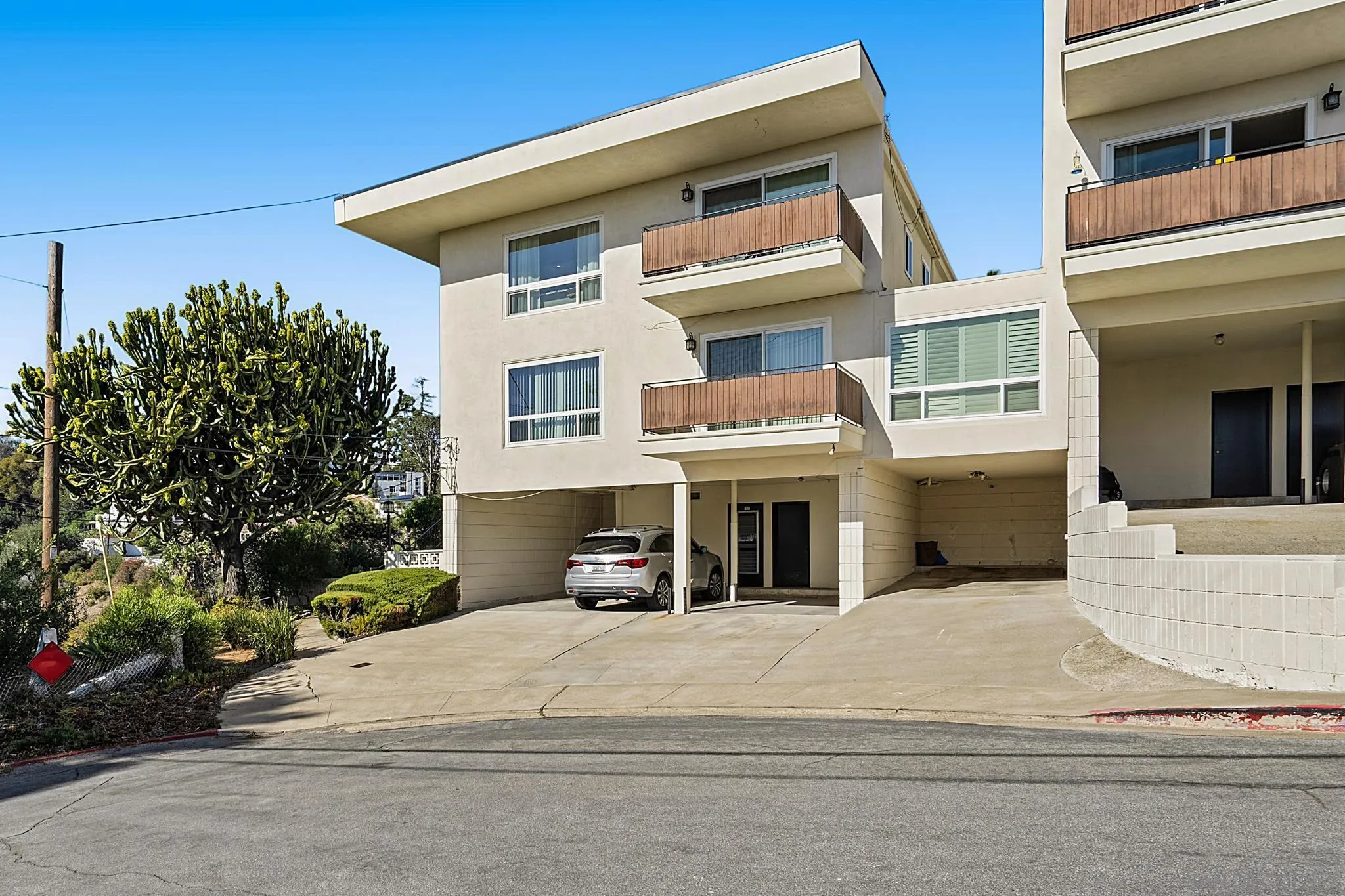 https://cdn.realtyfeed.com/cdn/127/260024983/16c8a445f1ff908cbe0b1ff62f0bfce9.webp