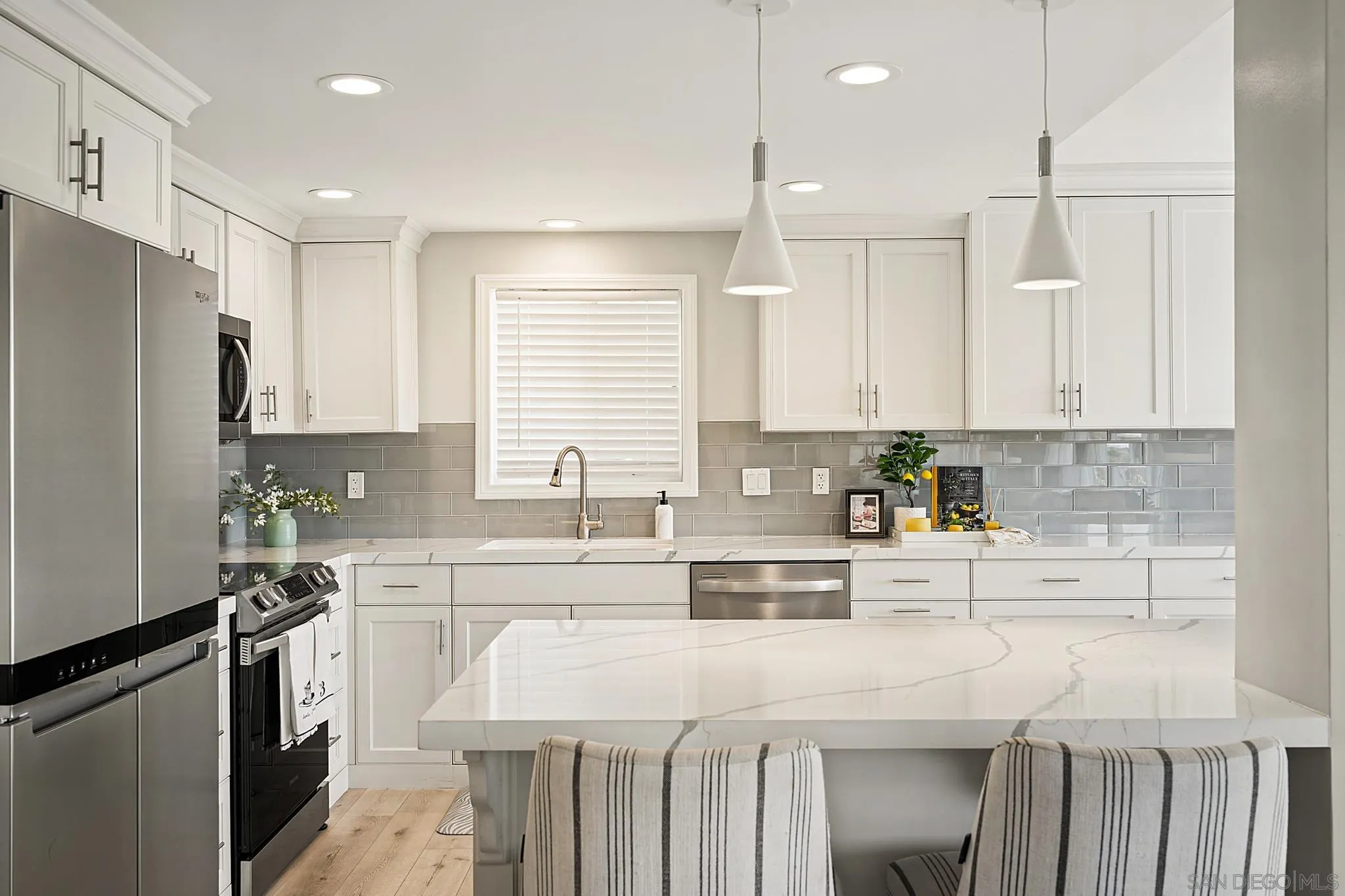 https://cdn.realtyfeed.com/cdn/127/260024983/3a218ca867aa4271512ba531b7b21232.webp