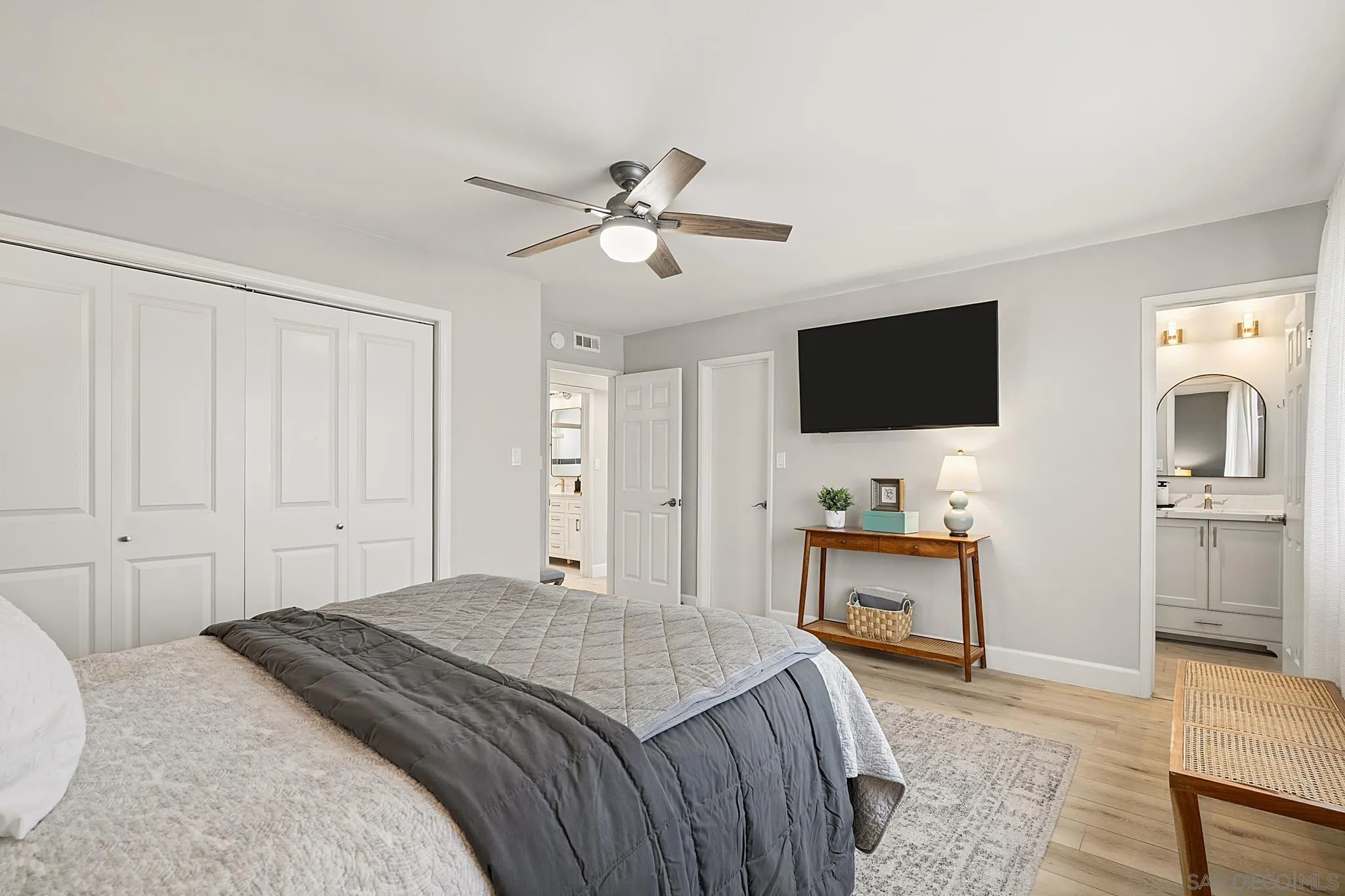 https://cdn.realtyfeed.com/cdn/127/260024983/4e4119ab2b948c7446ee5126d10f2e8c.webp