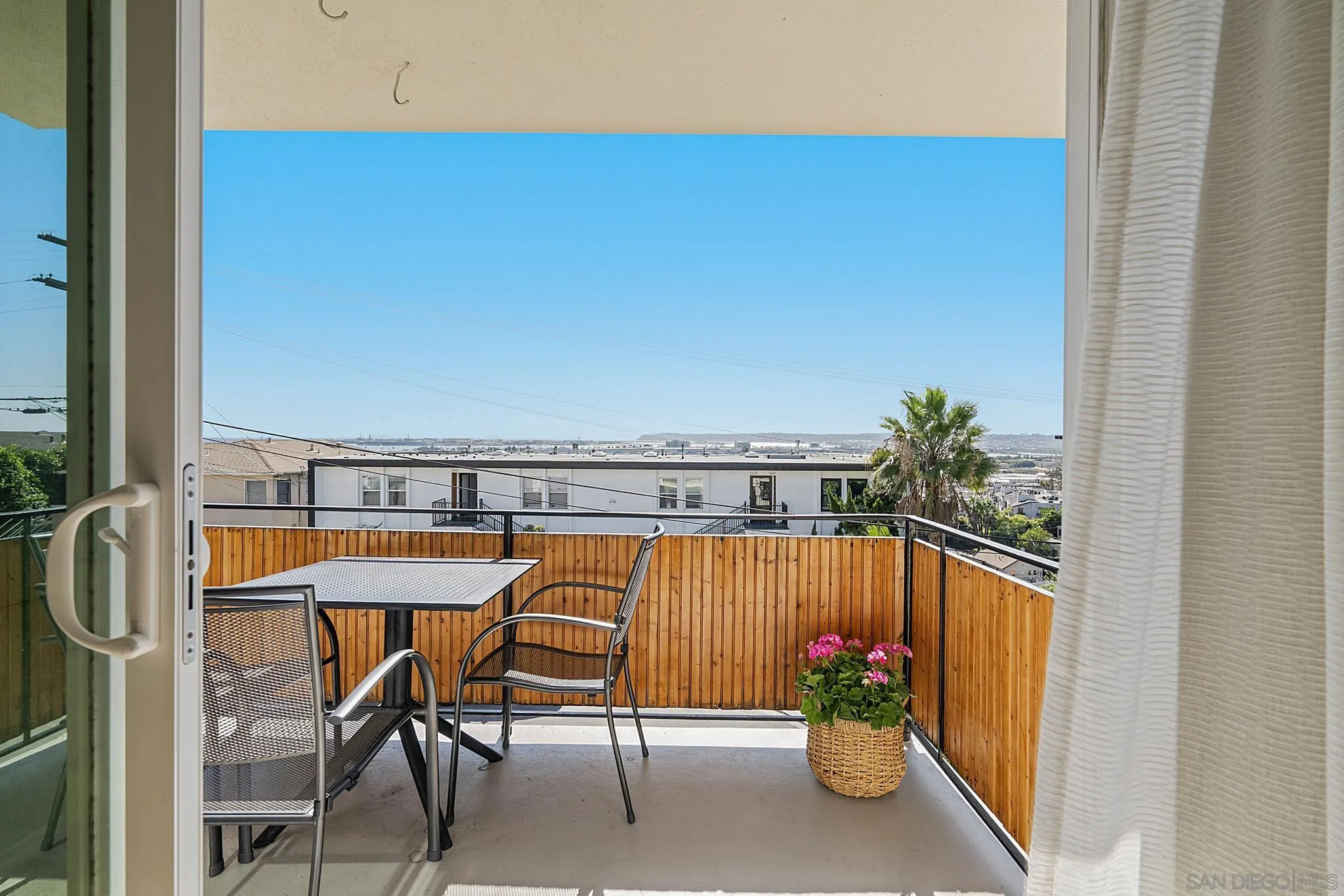 https://cdn.realtyfeed.com/cdn/127/260024983/84347b8025c9eb5055466b87b7cde5a8.webp