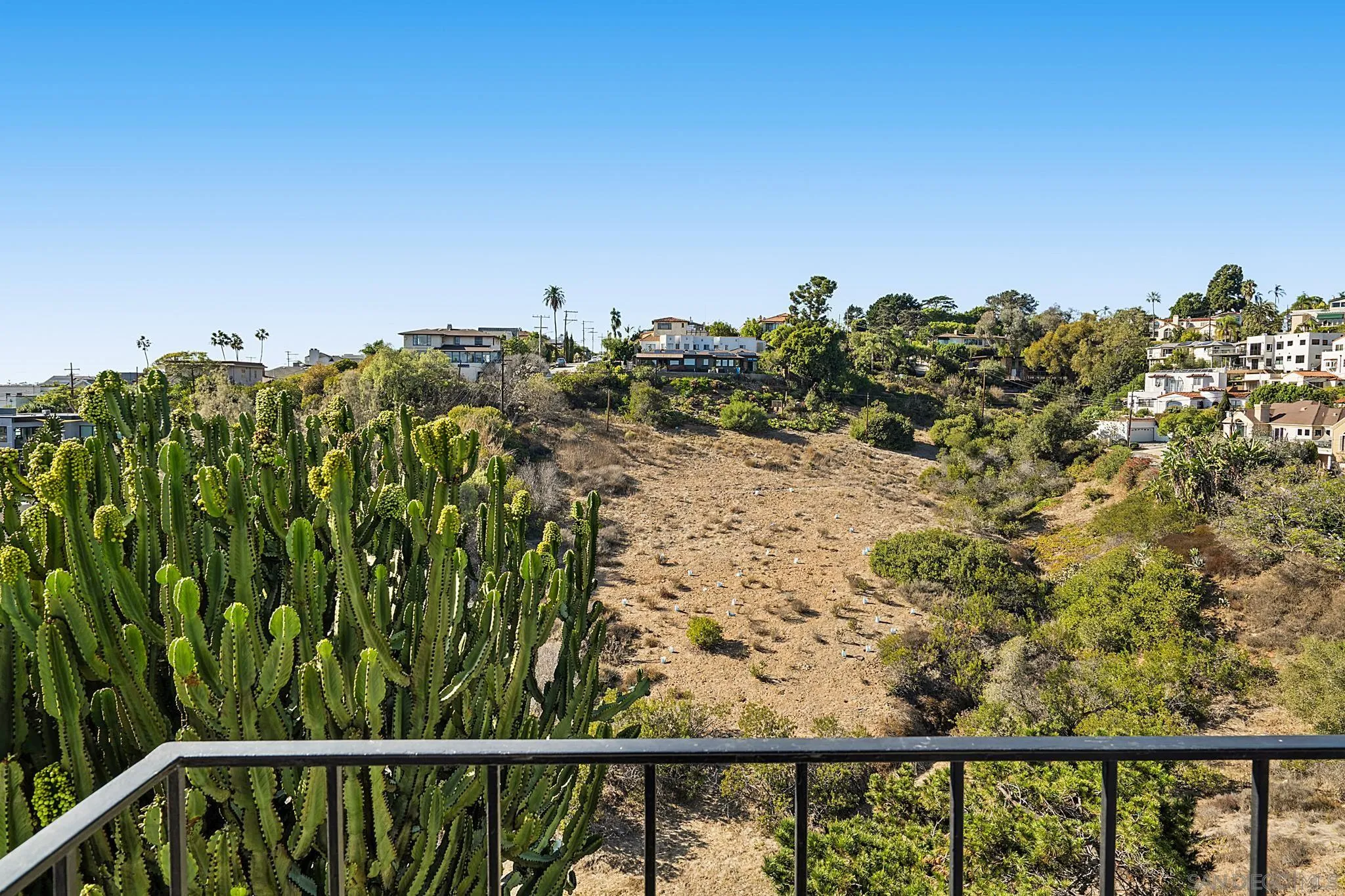 https://cdn.realtyfeed.com/cdn/127/260024983/eede50715636f696e3b038833082a6d4.webp