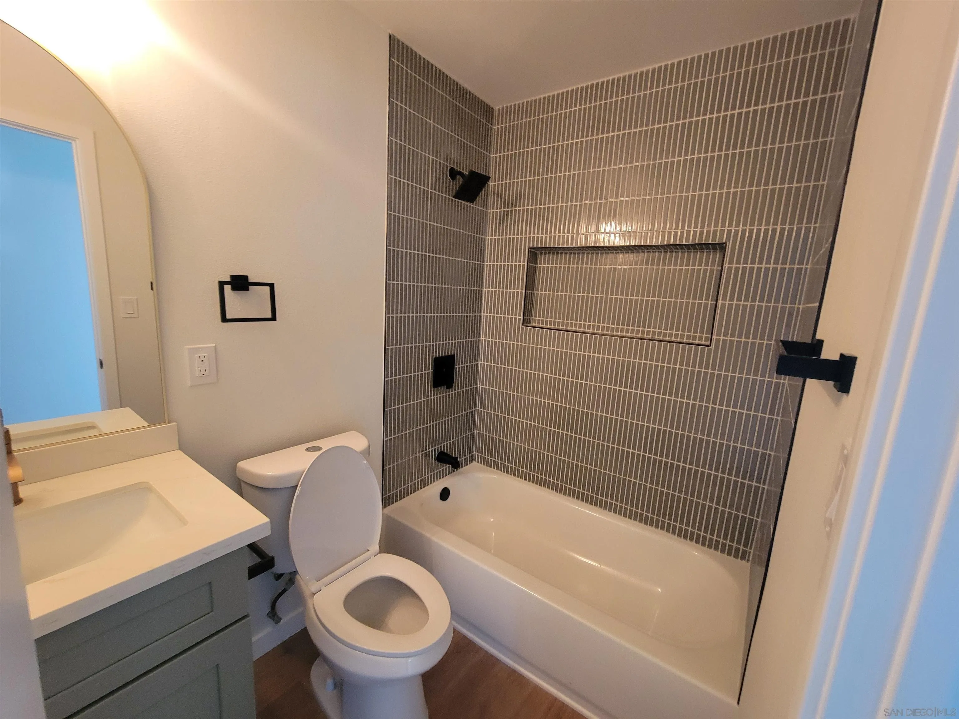 https://cdn.realtyfeed.com/cdn/127/260024986/ee074cb1db66f0be37c651128bd2673f.webp