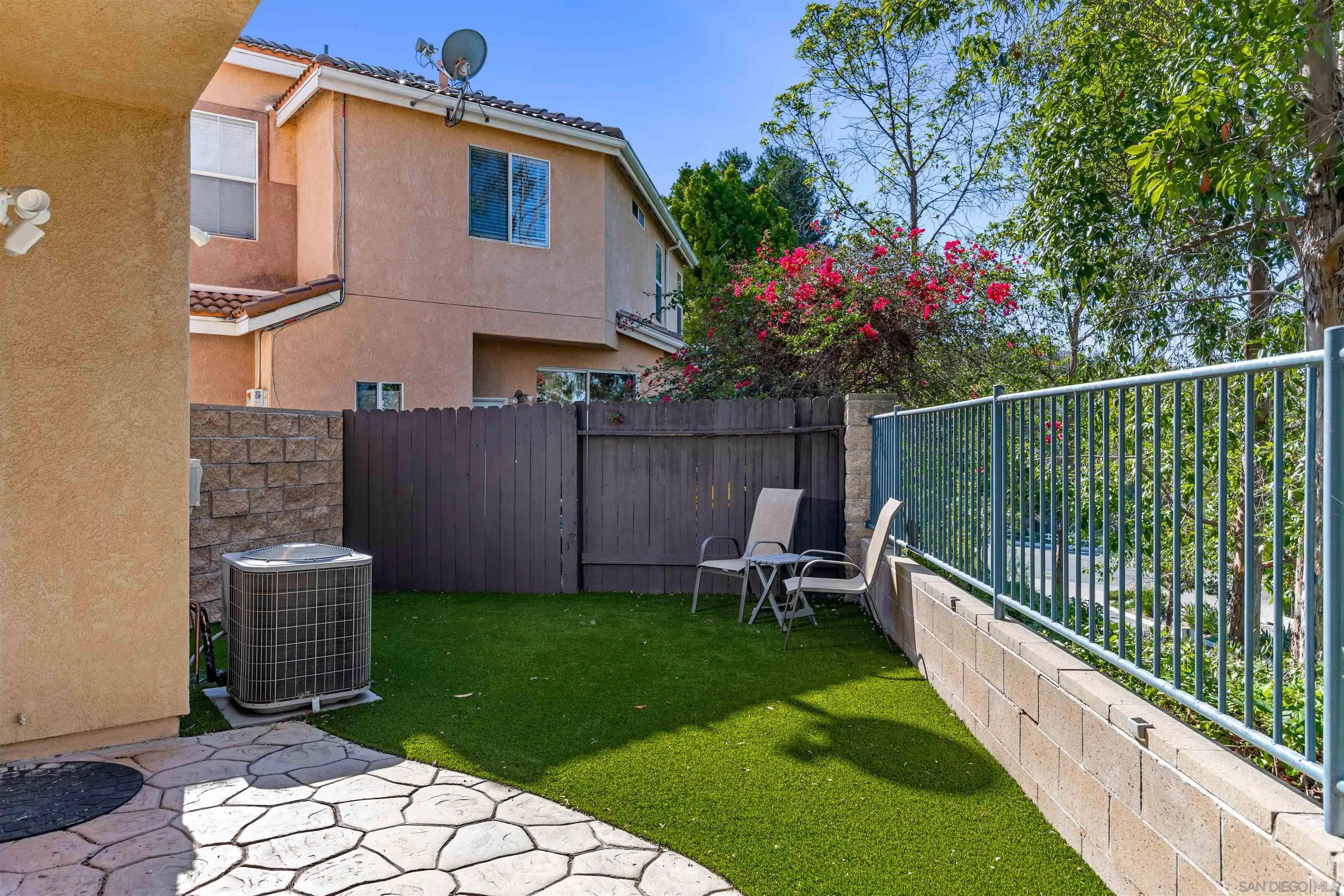 https://cdn.realtyfeed.com/cdn/127/260024987/09b13ae719a9f3759d76af1bf98bdf25.webp