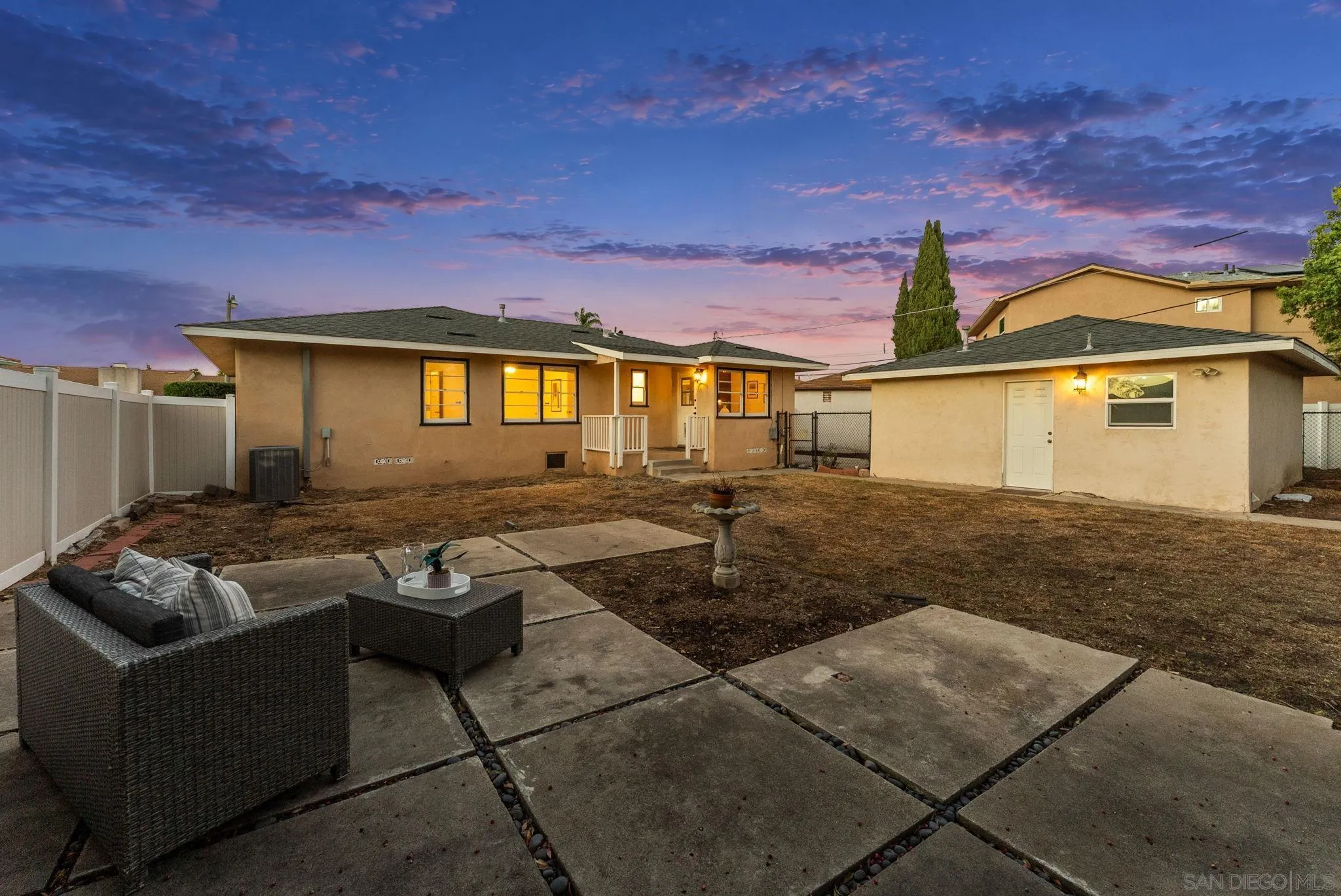 https://cdn.realtyfeed.com/cdn/127/260024990/a3587065ee33807fb6b5f16aafb23448.webp