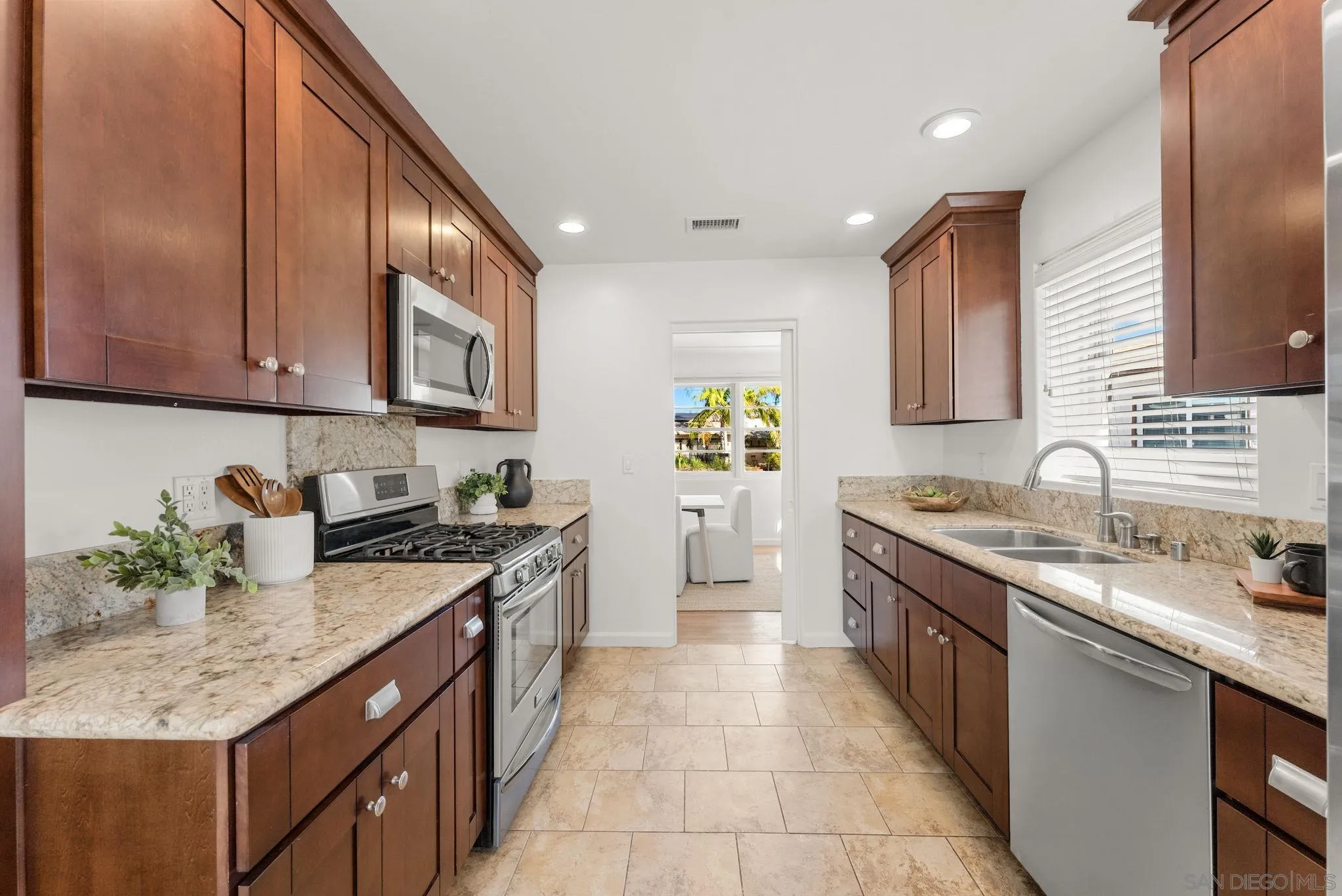 https://cdn.realtyfeed.com/cdn/127/260024990/d3bd599e31be83e7a34c857372fdefdd.webp