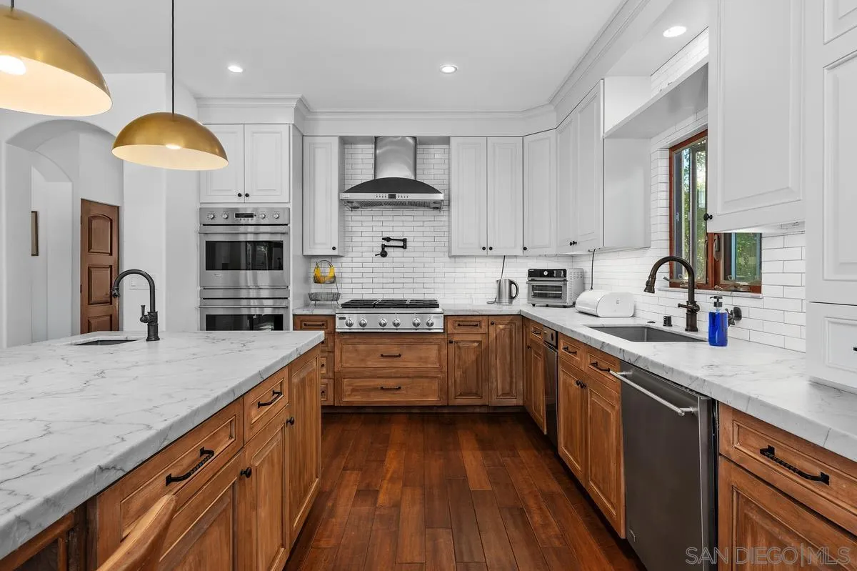 https://cdn.realtyfeed.com/cdn/127/260024991/01887ce3dd5662b44d03cb16290500c8.webp