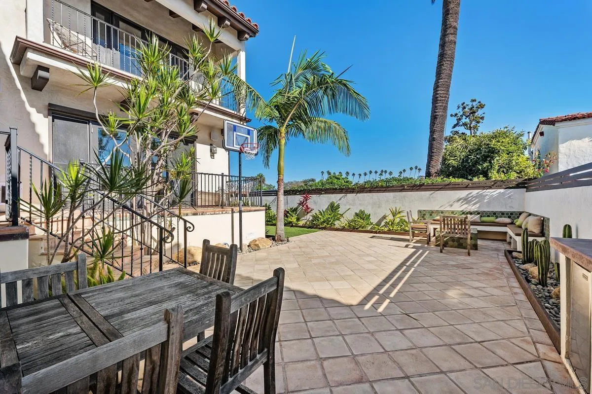 https://cdn.realtyfeed.com/cdn/127/260024991/51e8c8b67f6a8b2c463514f5fd313d86.webp