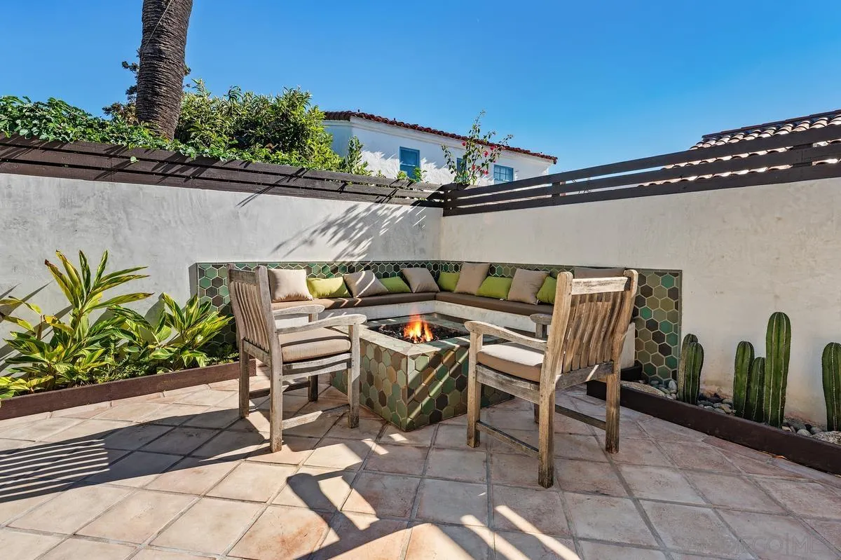 https://cdn.realtyfeed.com/cdn/127/260024991/d075f8636d0b73f1f3fed59a10e7d59d.webp