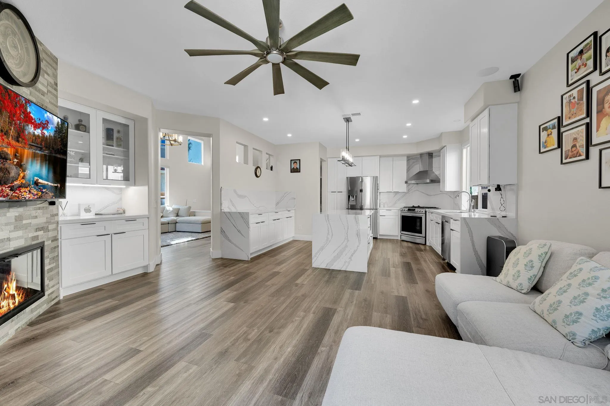 https://cdn.realtyfeed.com/cdn/127/260024996/19c90d90d3f1a0d3e0466efe619a2bfa.webp