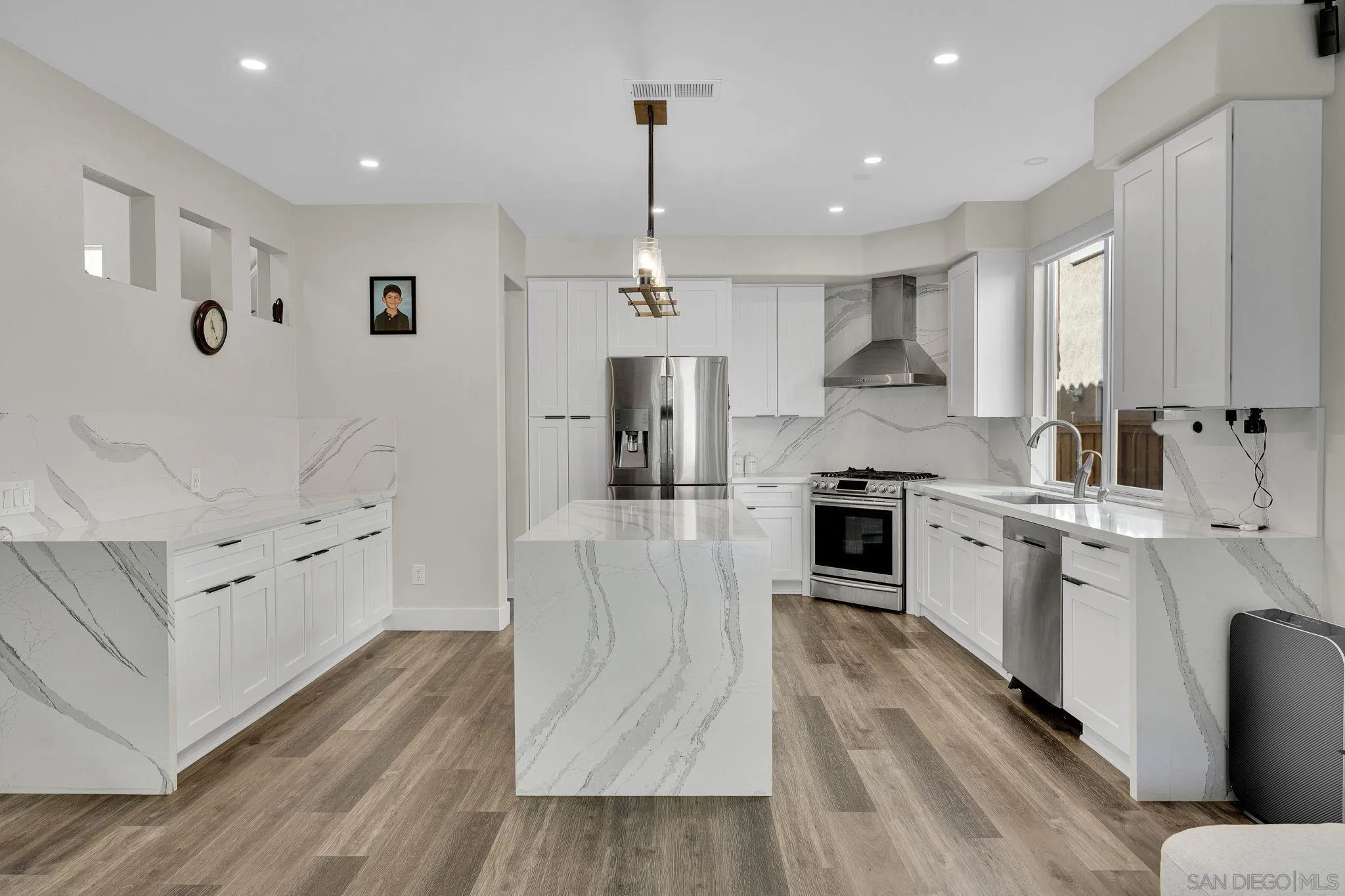https://cdn.realtyfeed.com/cdn/127/260024996/484be47d8f2d946f3d012b50774be20b.webp