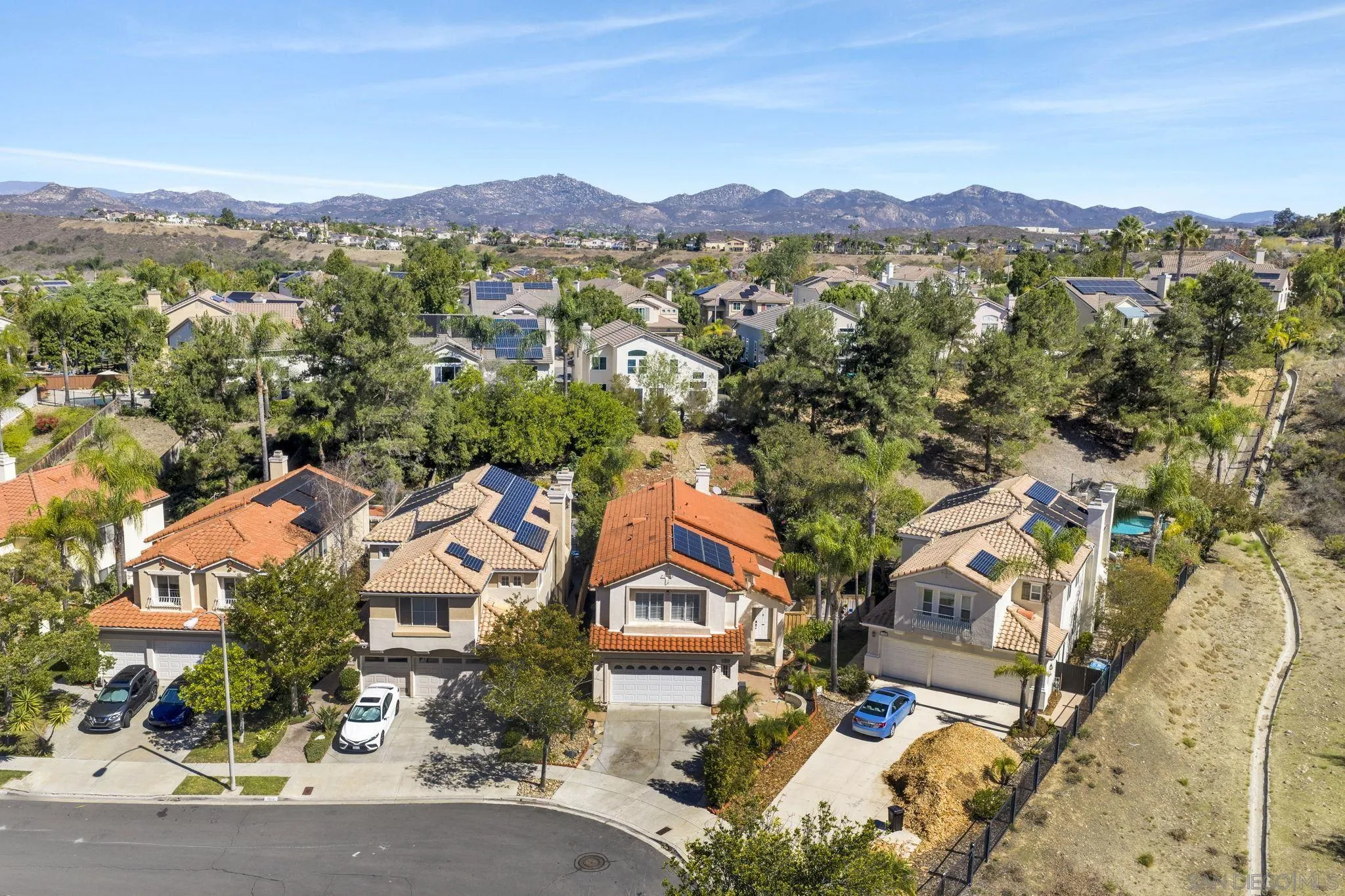 https://cdn.realtyfeed.com/cdn/127/260024996/50490aeebb7f2dd5afb11b3c0342dbff.webp