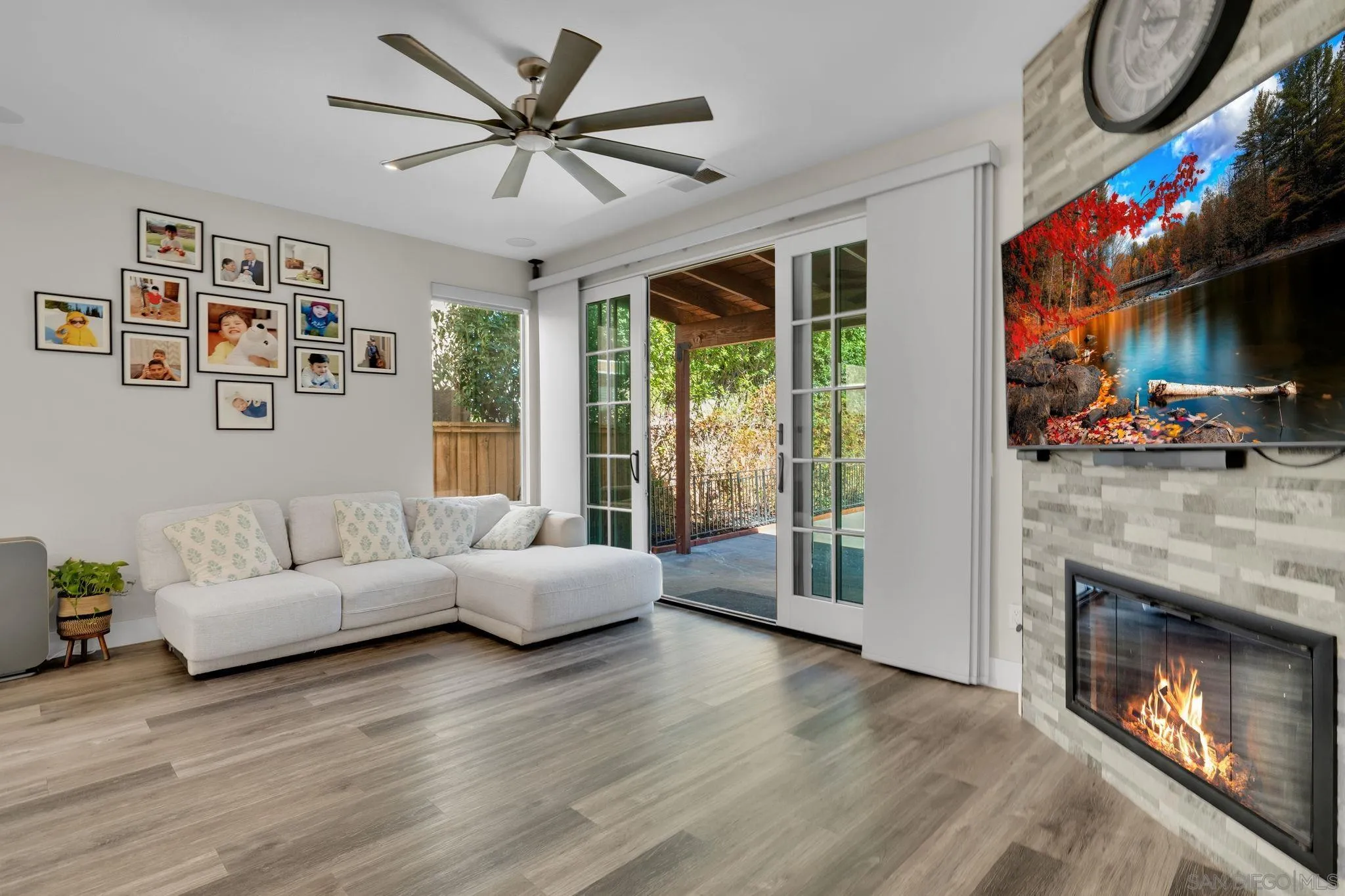 https://cdn.realtyfeed.com/cdn/127/260024996/678ecc4e4f7ca0335050f008ea493d5b.webp