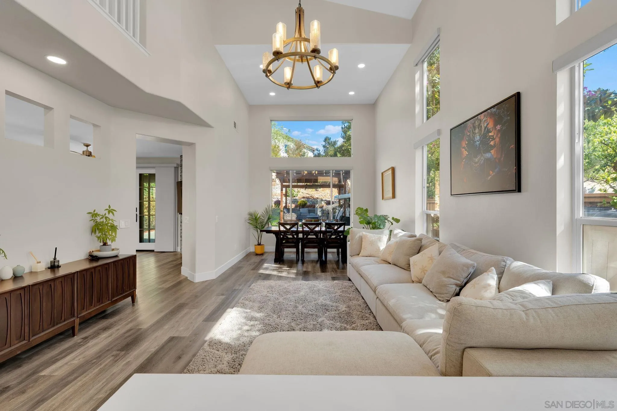 https://cdn.realtyfeed.com/cdn/127/260024996/767732b46ee61b6c6694bd0ebc461c18.webp