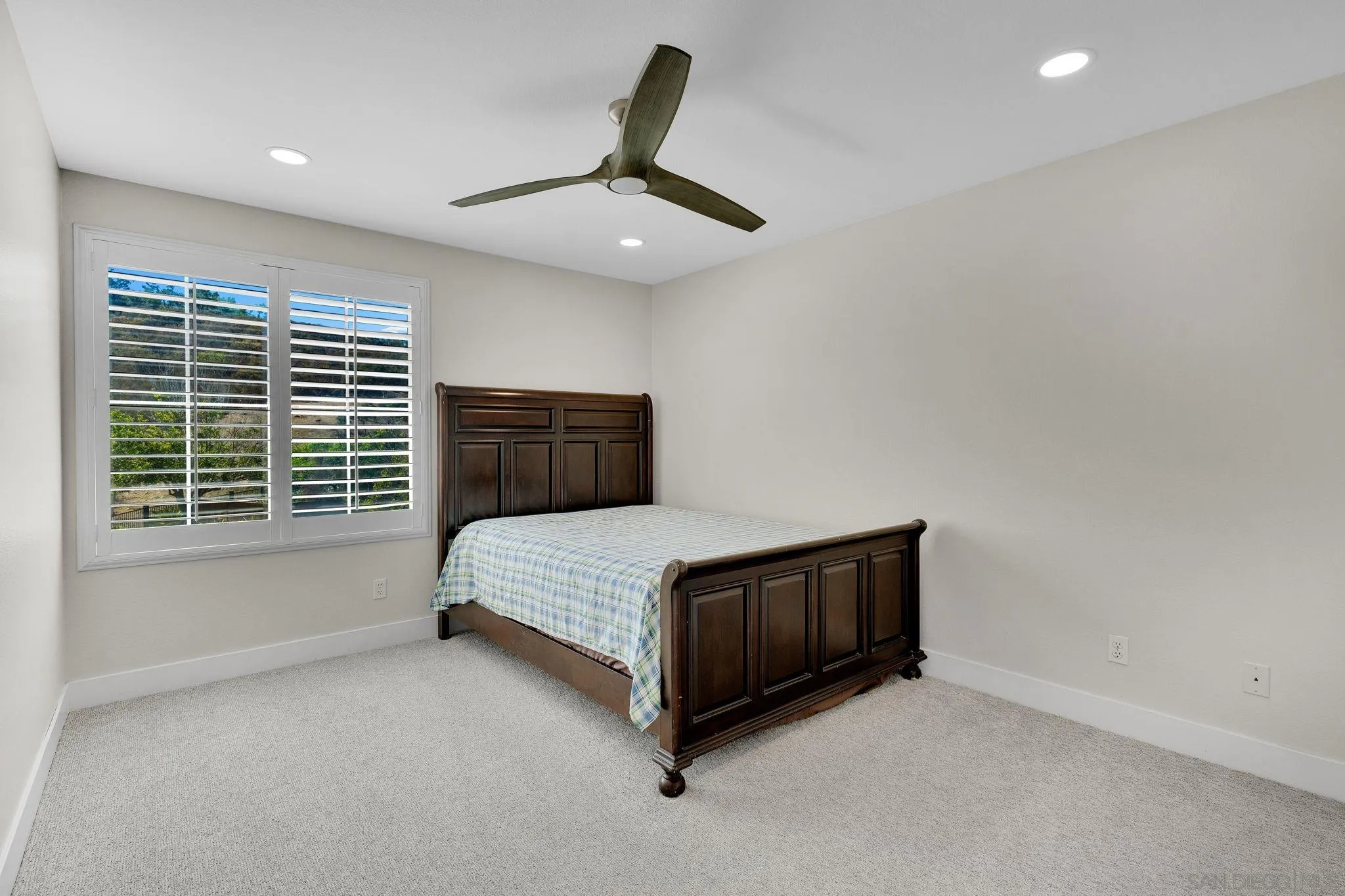 https://cdn.realtyfeed.com/cdn/127/260024996/bce86e81b22f827c486f8f038ae906b6.webp