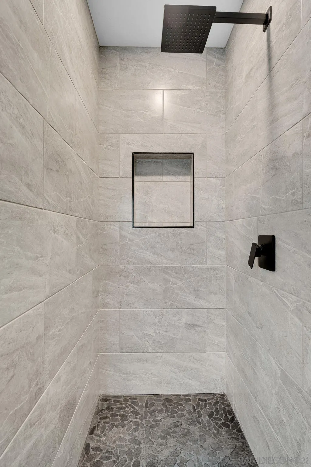 https://cdn.realtyfeed.com/cdn/127/260024996/e25ca5ef2e5982ab5787476af1c9df0d.webp