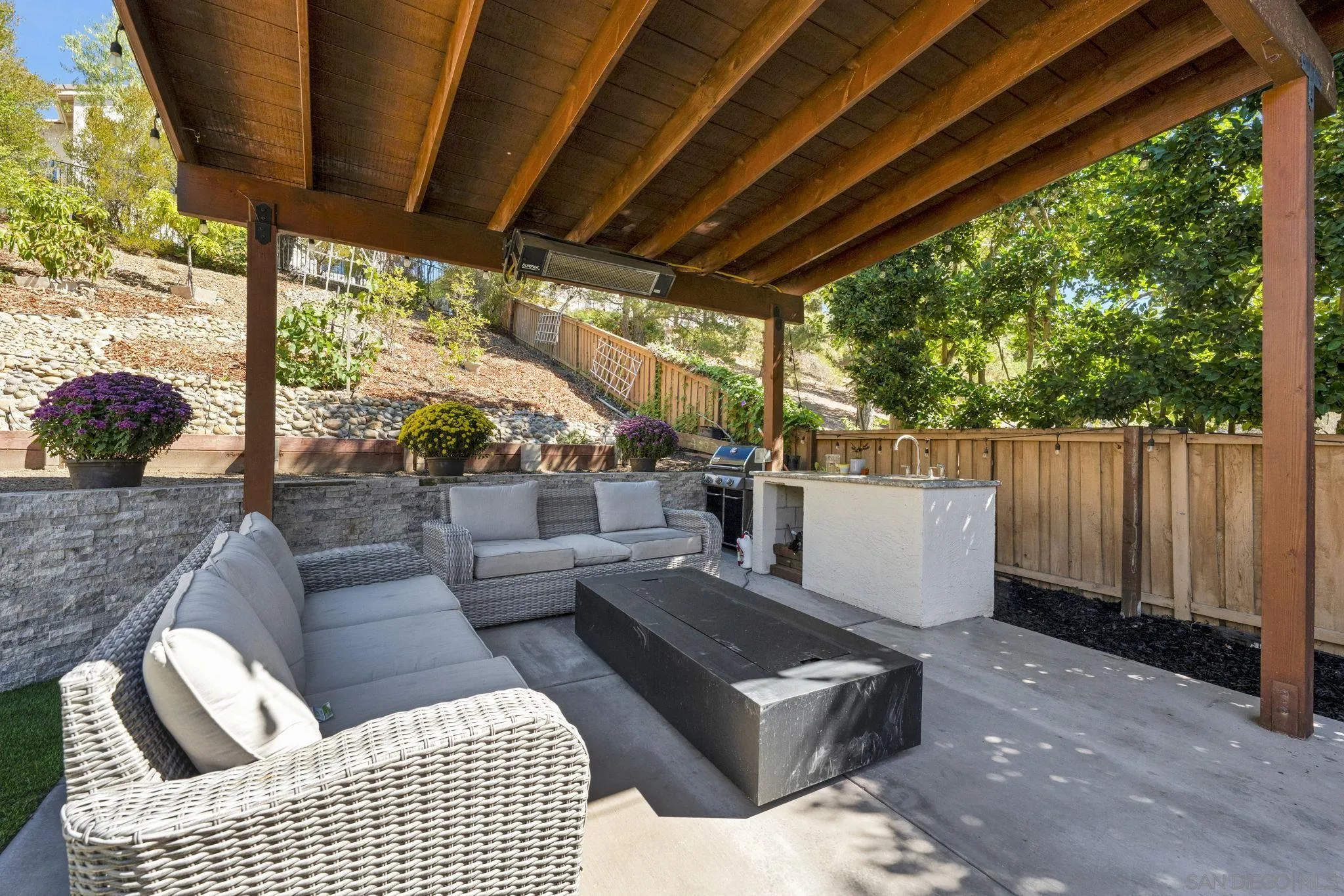 https://cdn.realtyfeed.com/cdn/127/260024996/f05ae7d7a71983bd53f2404d446a65b7.webp