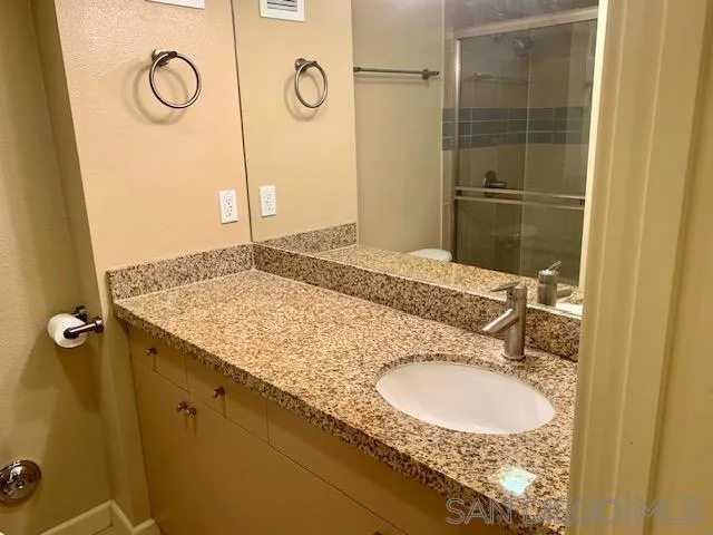 Photo #9: 2600250 Listing: Photo #9