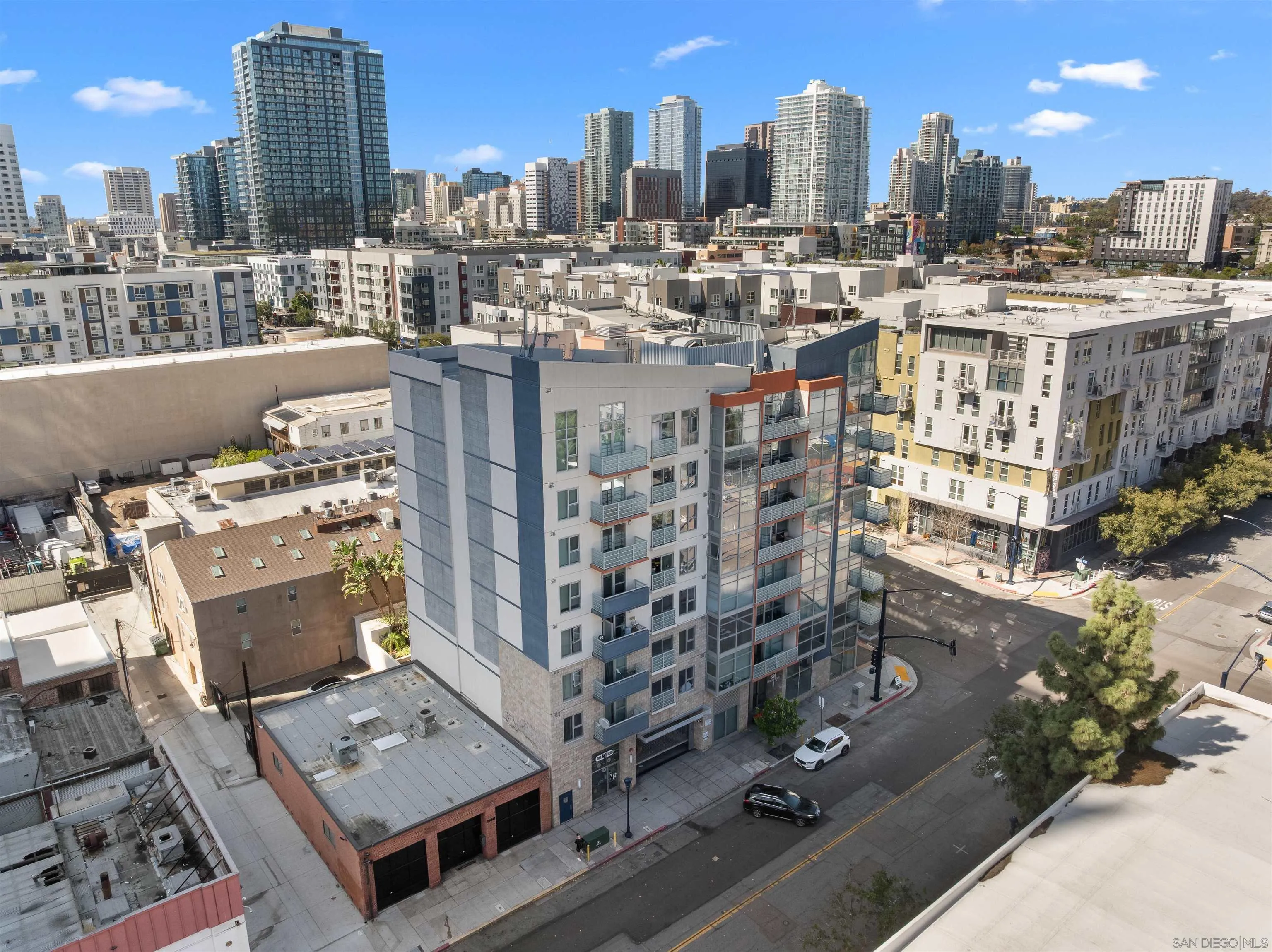 https://cdn.realtyfeed.com/cdn/127/260025002/a8bb328124b87425b952ea8300fb1e39.webp