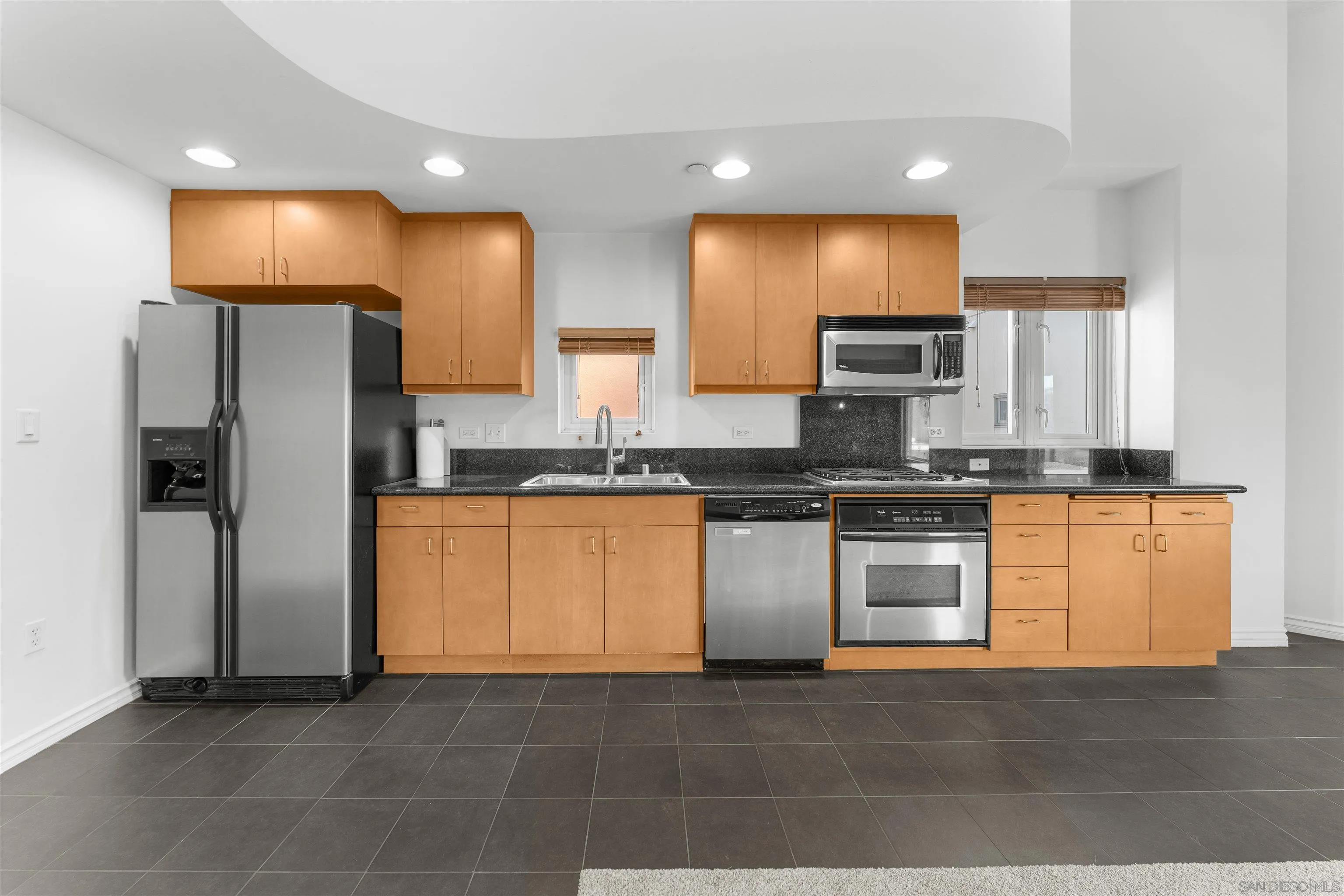 https://cdn.realtyfeed.com/cdn/127/260025002/c91e92d68d96181a9e029cd27a968f60.webp