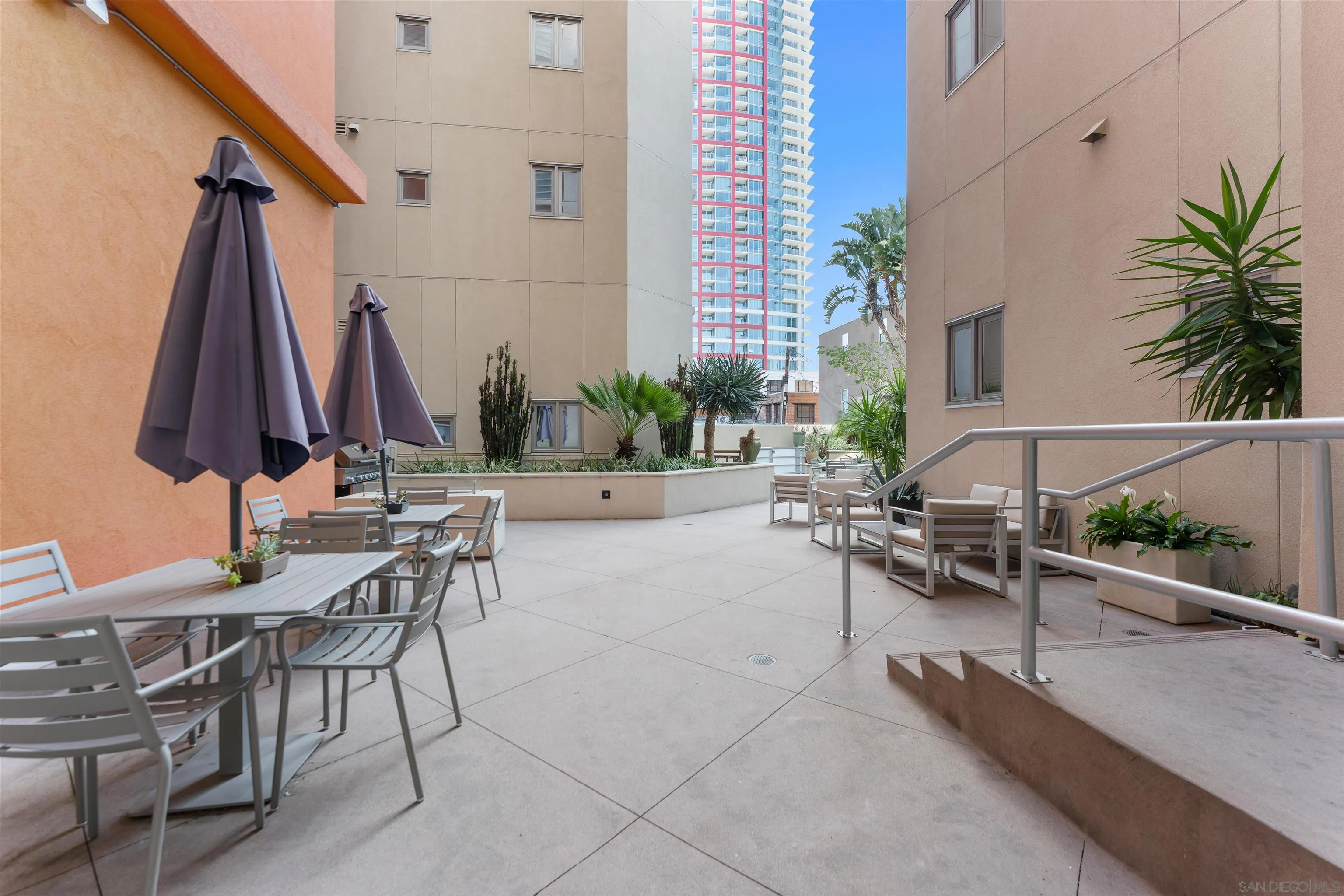 https://cdn.realtyfeed.com/cdn/127/260025002/e2360e1f5325973fff53b01b8b4159a2.webp
